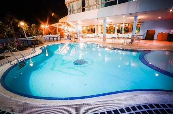 Swimming pool in Viang Tak Riverside Hotel