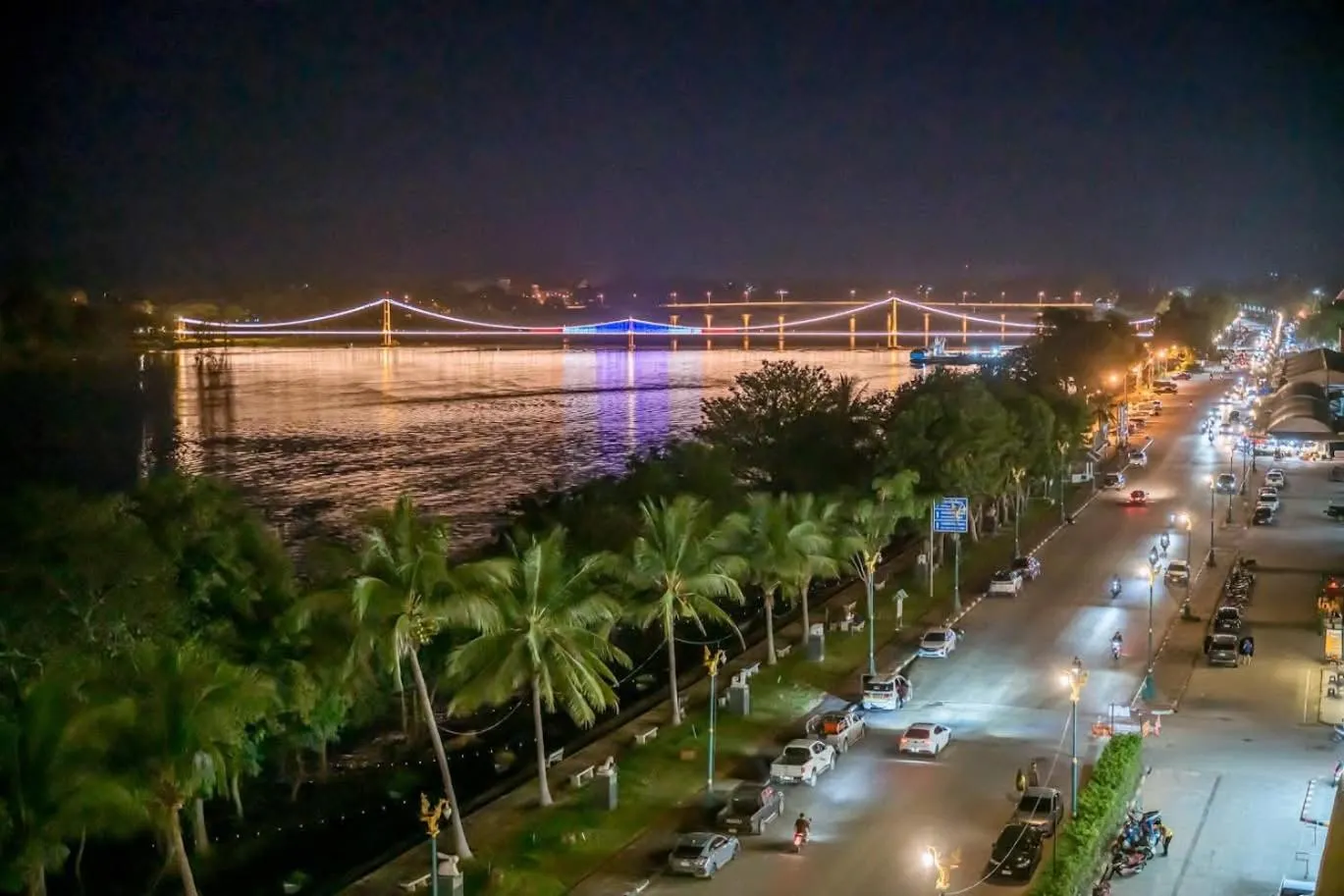 Viang Tak Riverside Hotel