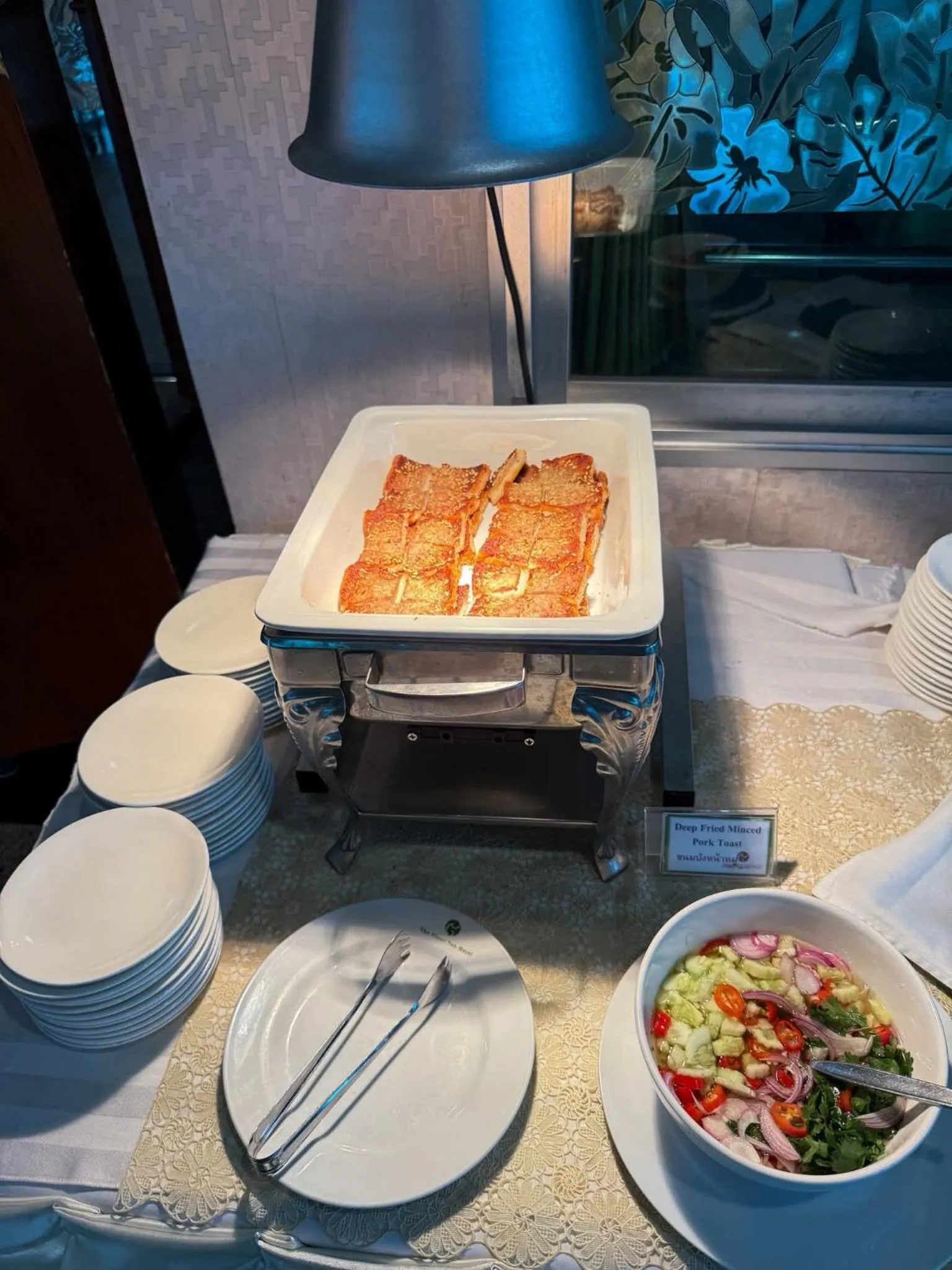 Viang Tak Riverside Hotel