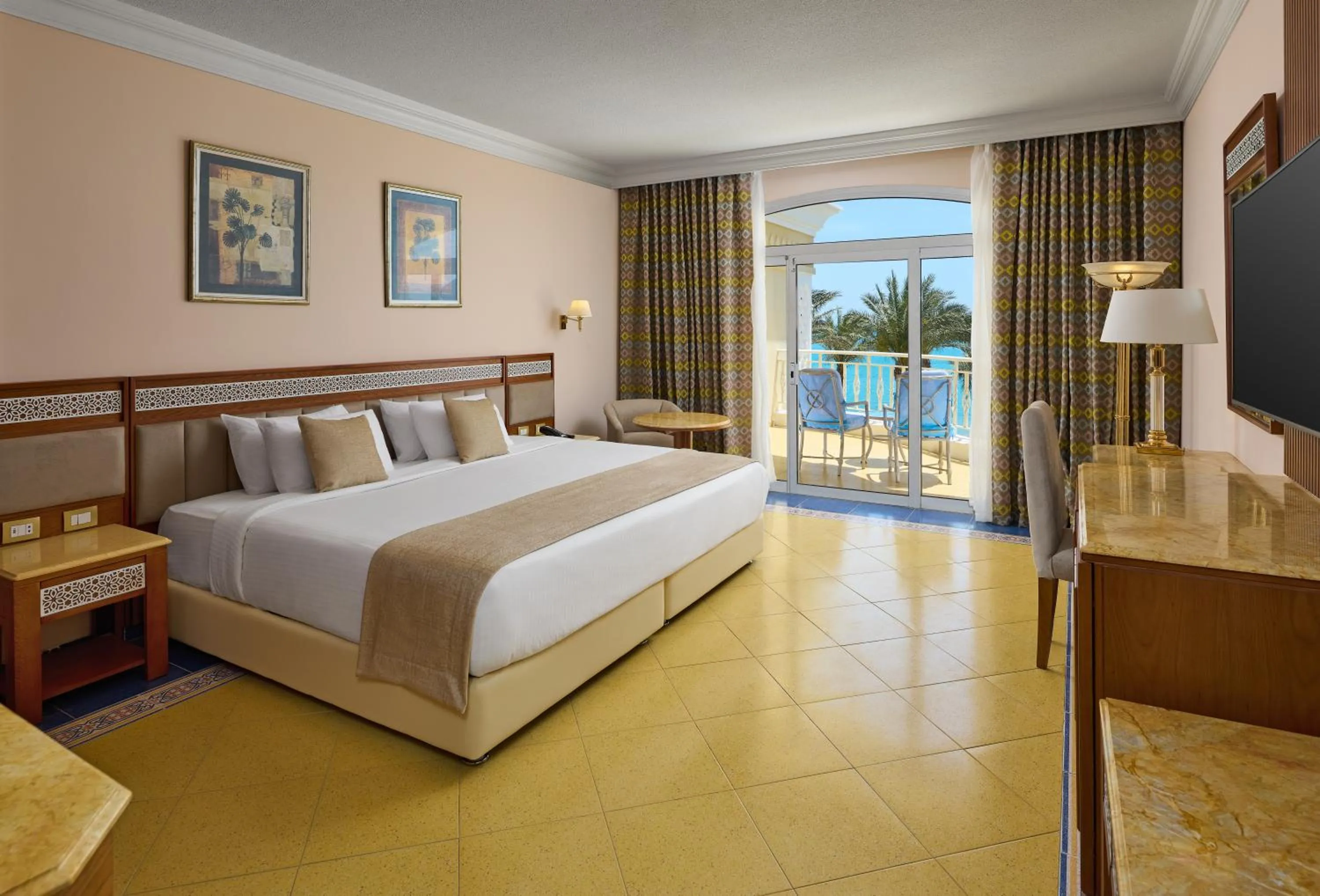Photo of the whole room, Bed in Palm Royale Resort - Soma Bay