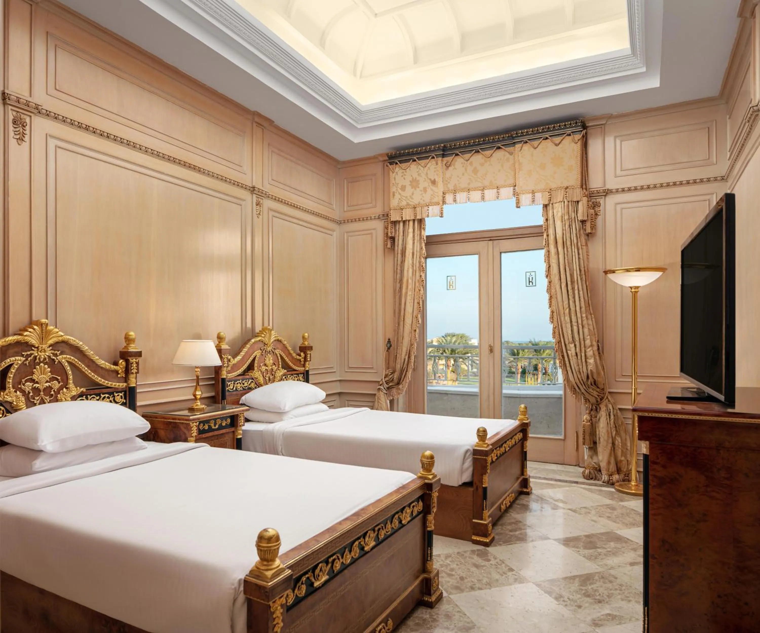 Photo of the whole room, Bed in Palm Royale Resort - Soma Bay