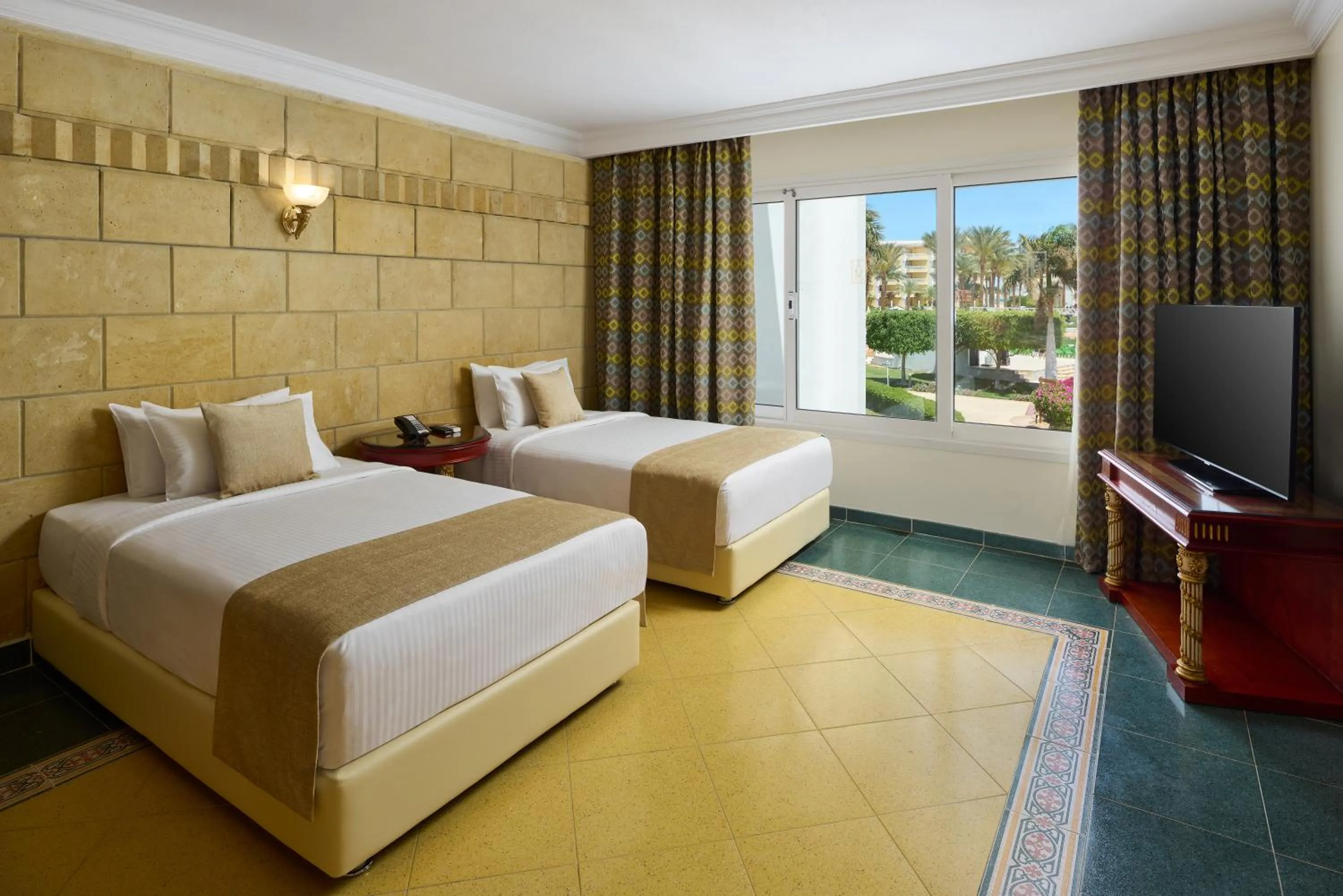 Bed in Palm Royale Resort - Soma Bay