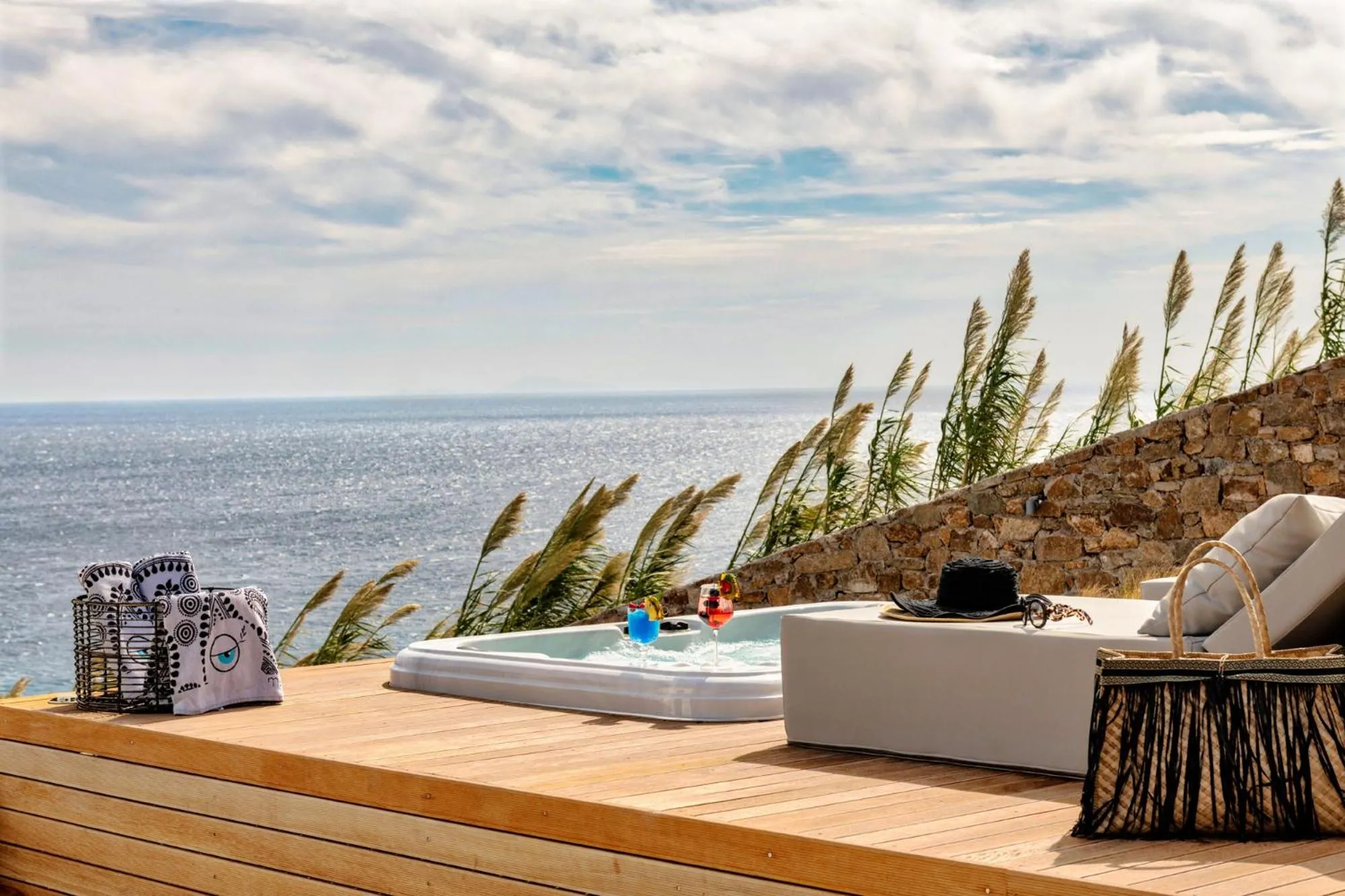 Hot Tub in Mykonos Bliss - Cozy Suites, Adults Only Hotel