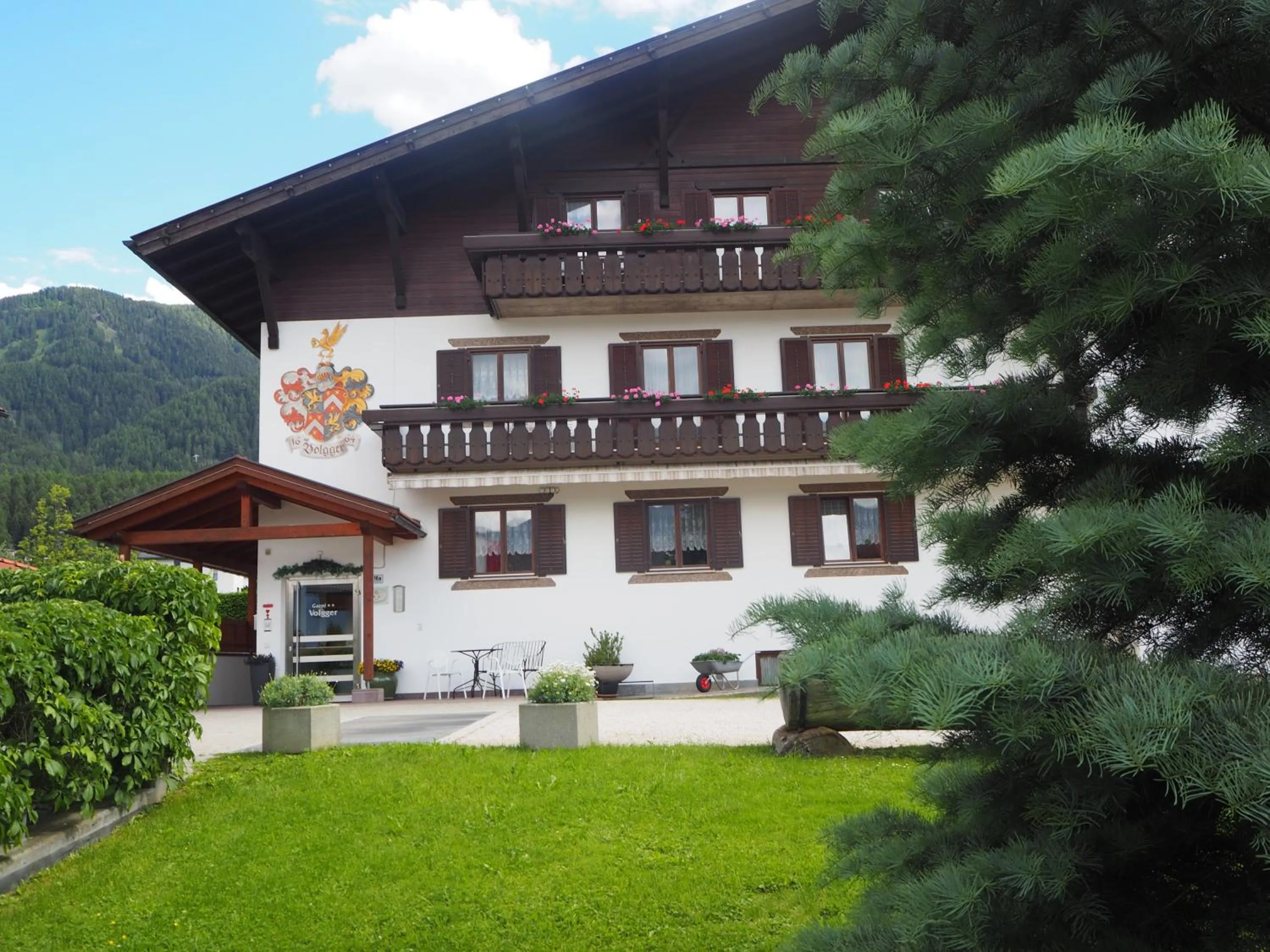Facade/entrance in Garni Volgger
