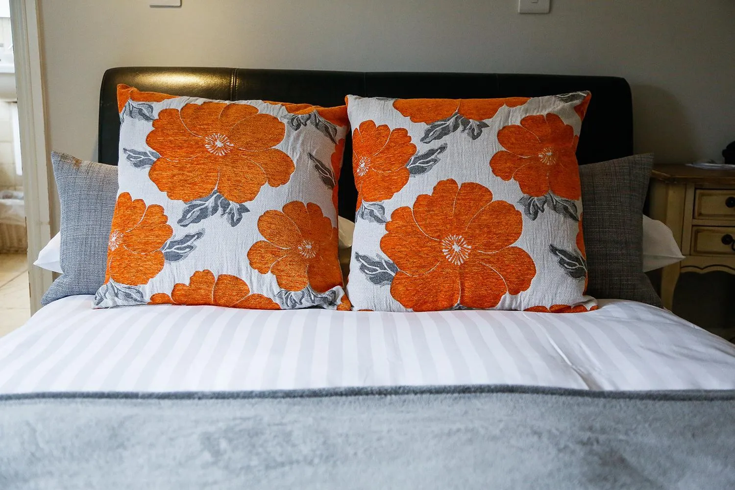 Bed in The Miller of Mansfield