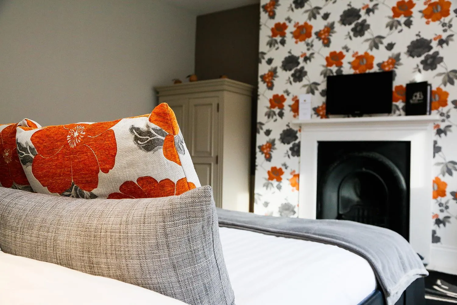 Bed in The Miller of Mansfield