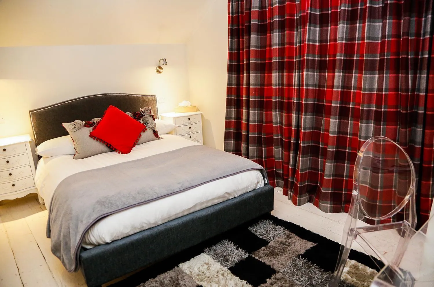 Bed in The Miller of Mansfield