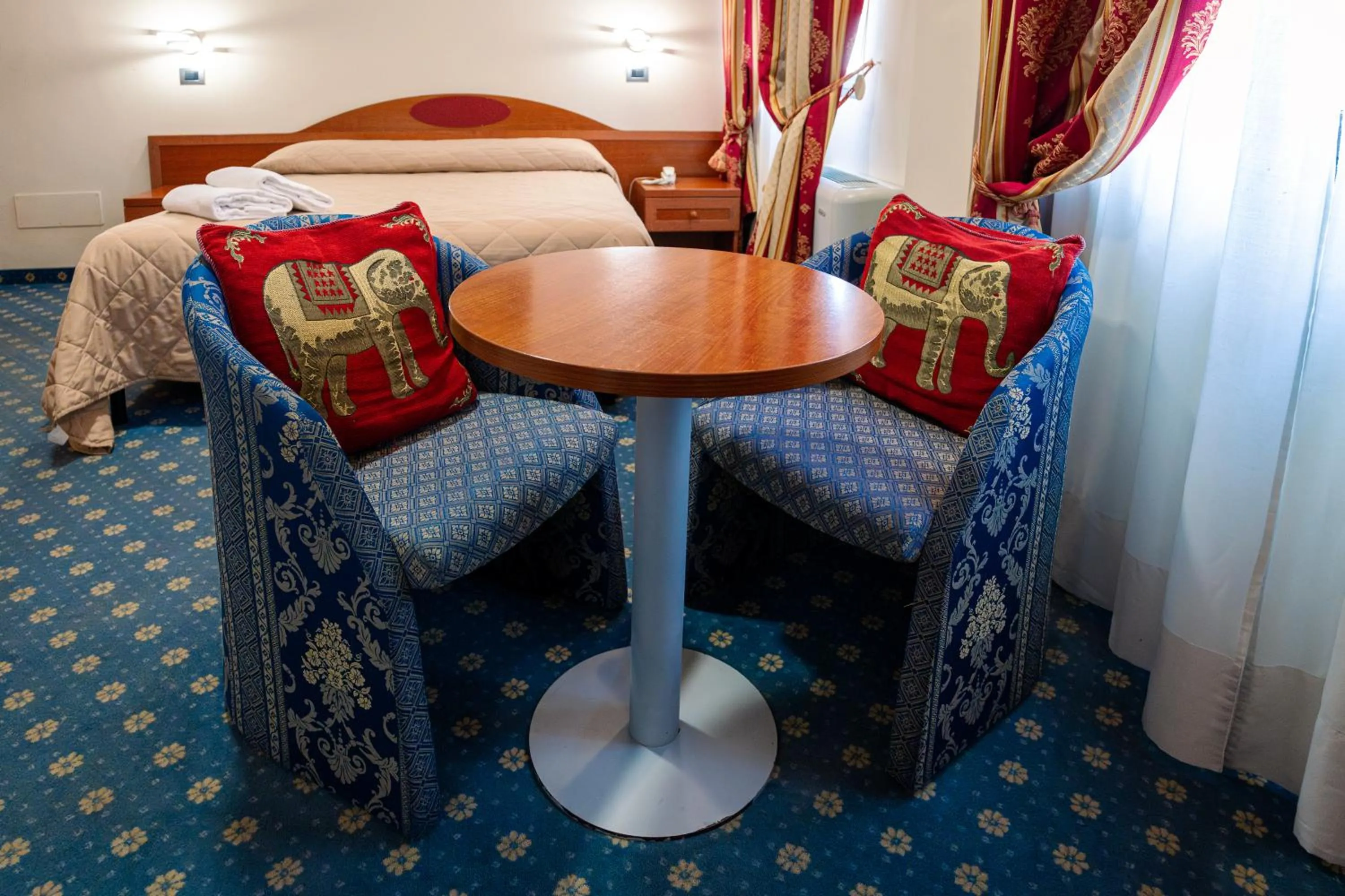 Photo of the whole room, Bed in Hotel Cavour Resort