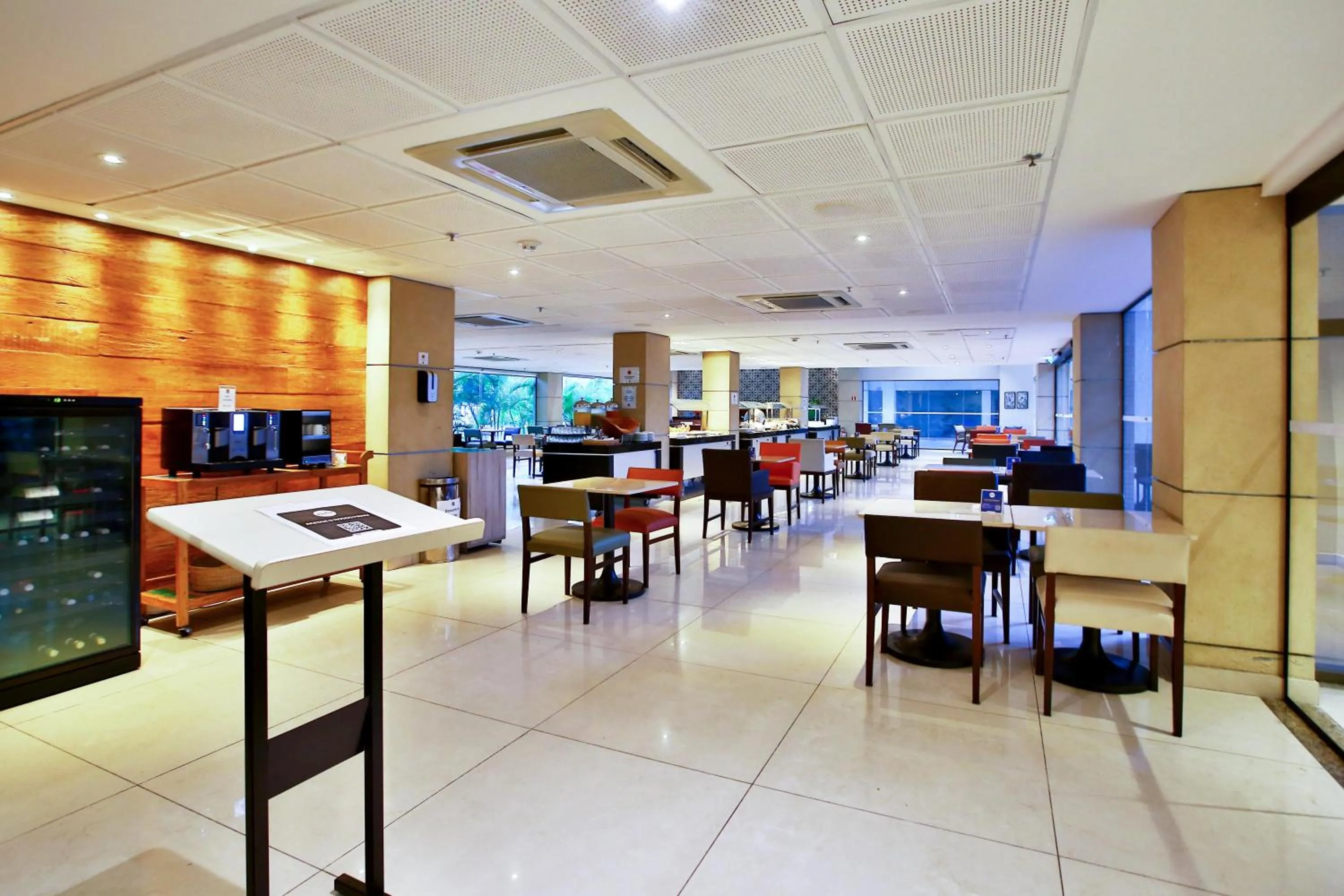 Restaurant/places to eat in Quality Hotel & Suítes São Salvador