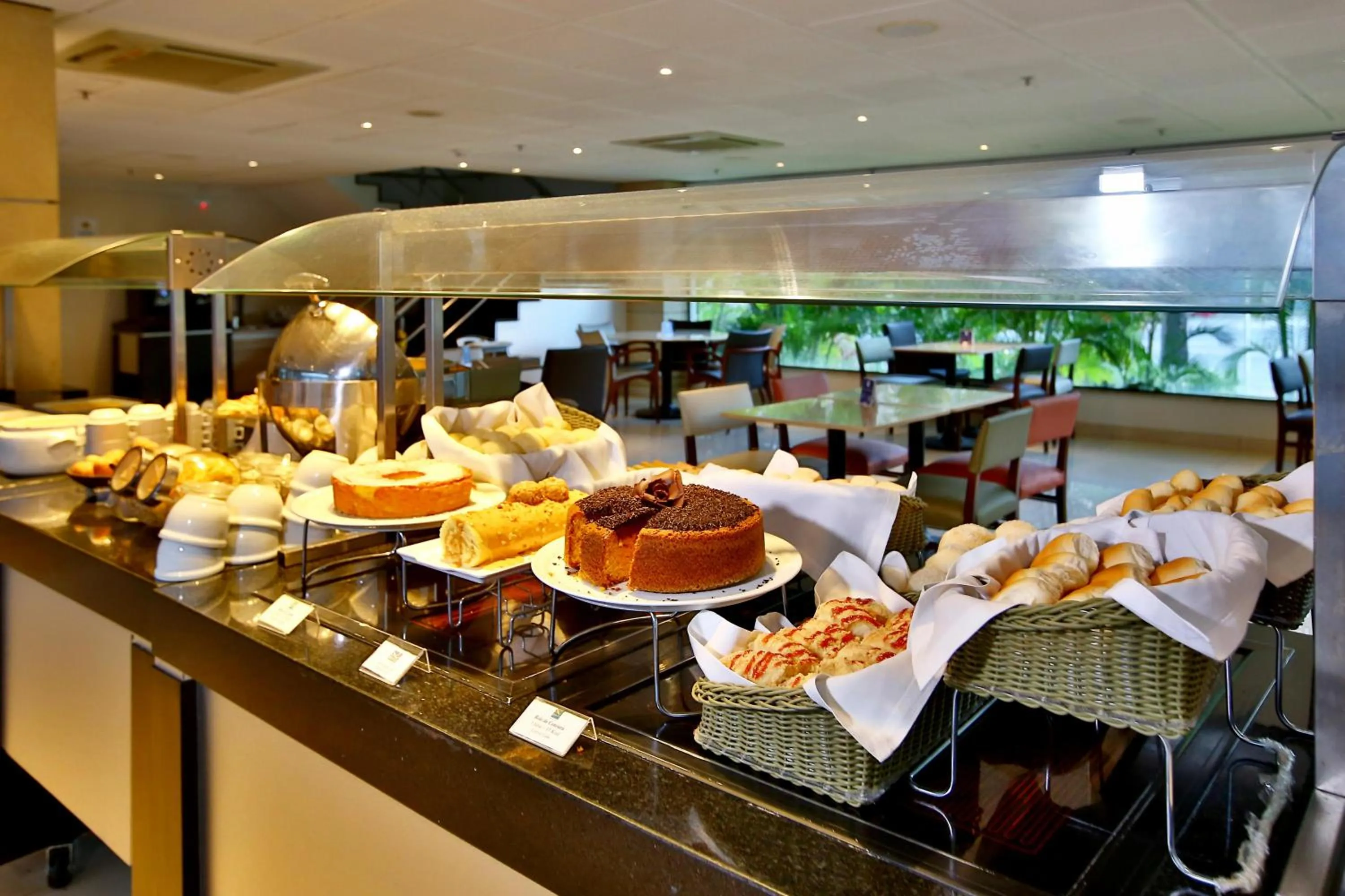 Property building in Quality Hotel & Suítes São Salvador