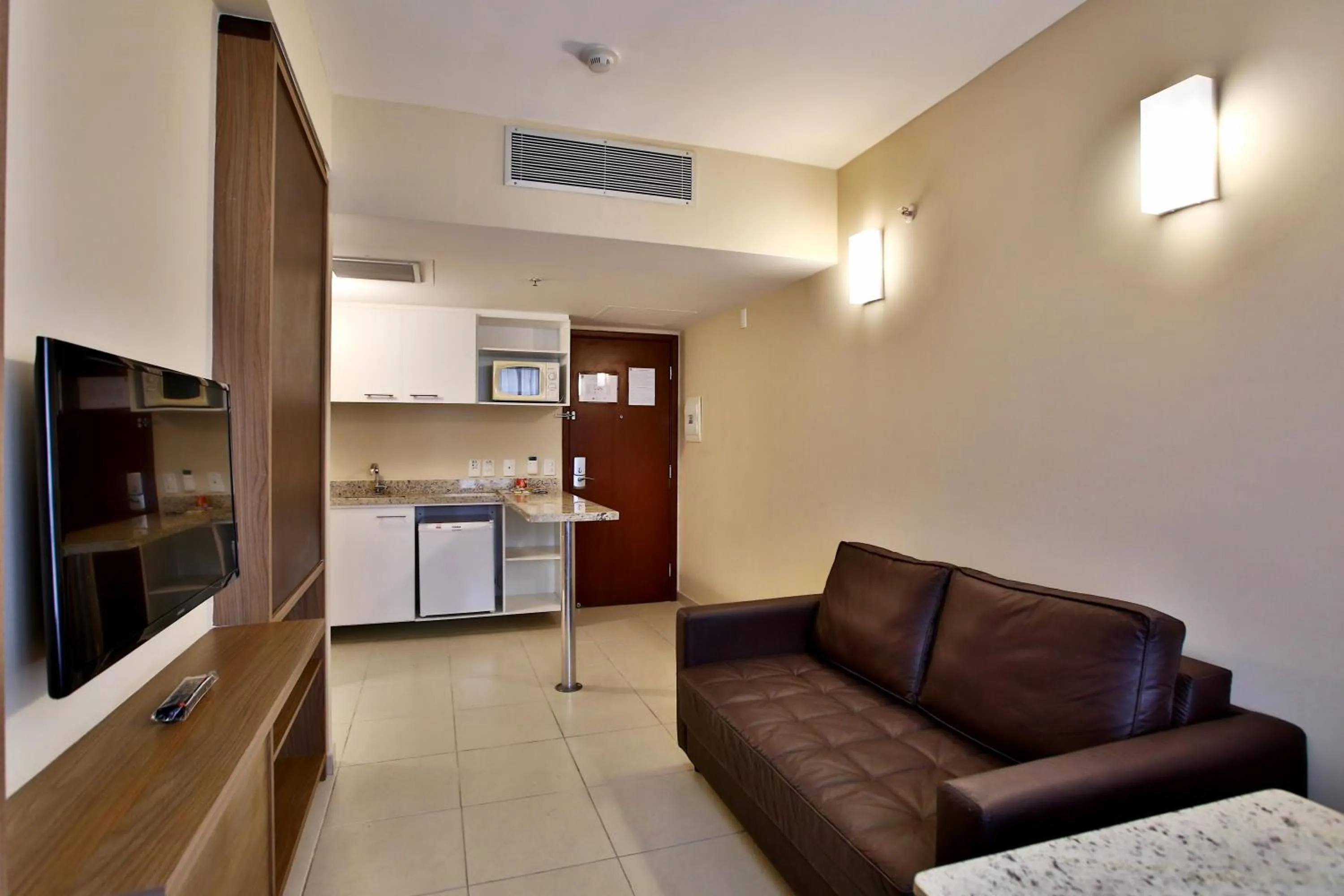 Kitchen or kitchenette in Quality Hotel & Suítes São Salvador