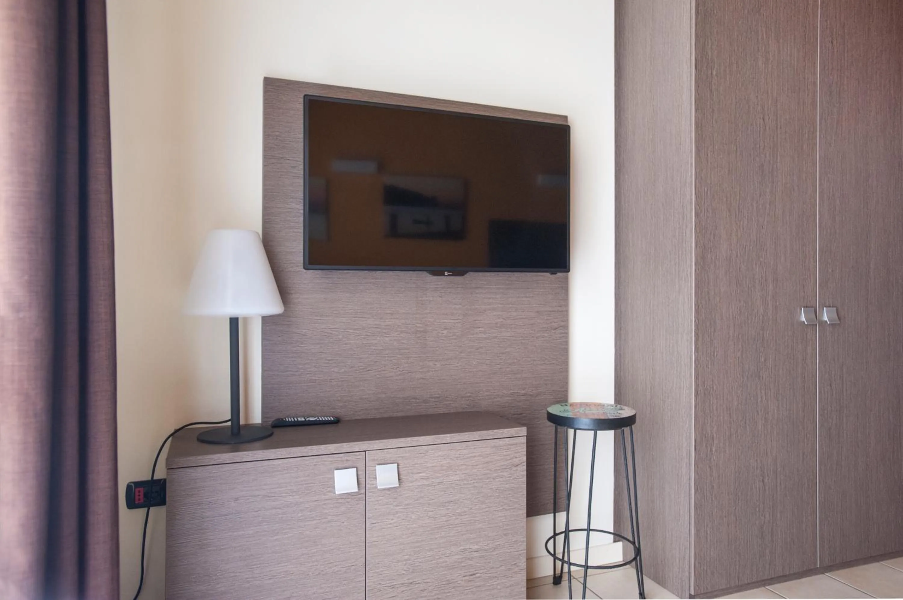 TV and multimedia in Residence Maroadi