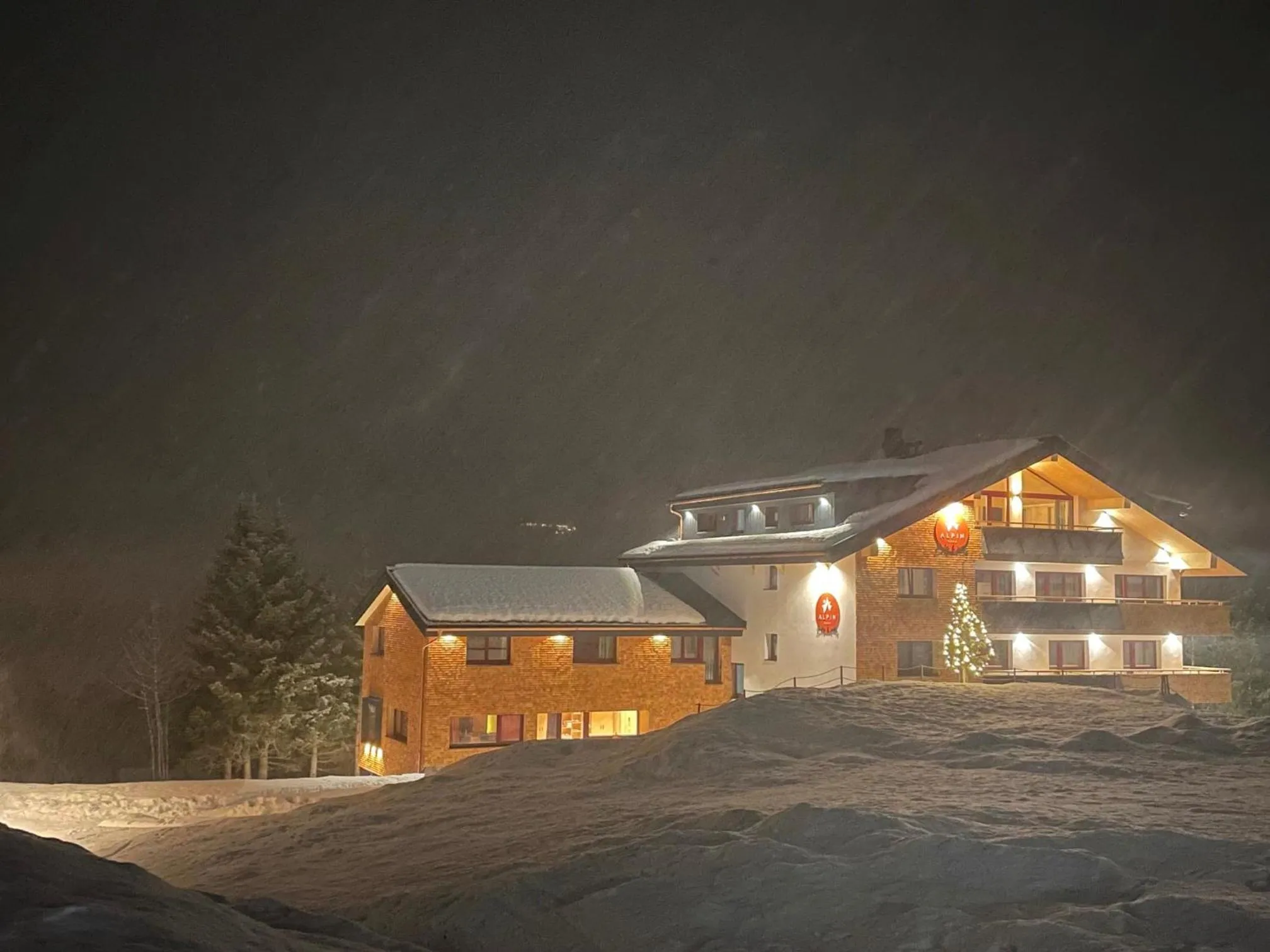 Property building in Alpin - Studios & Suites