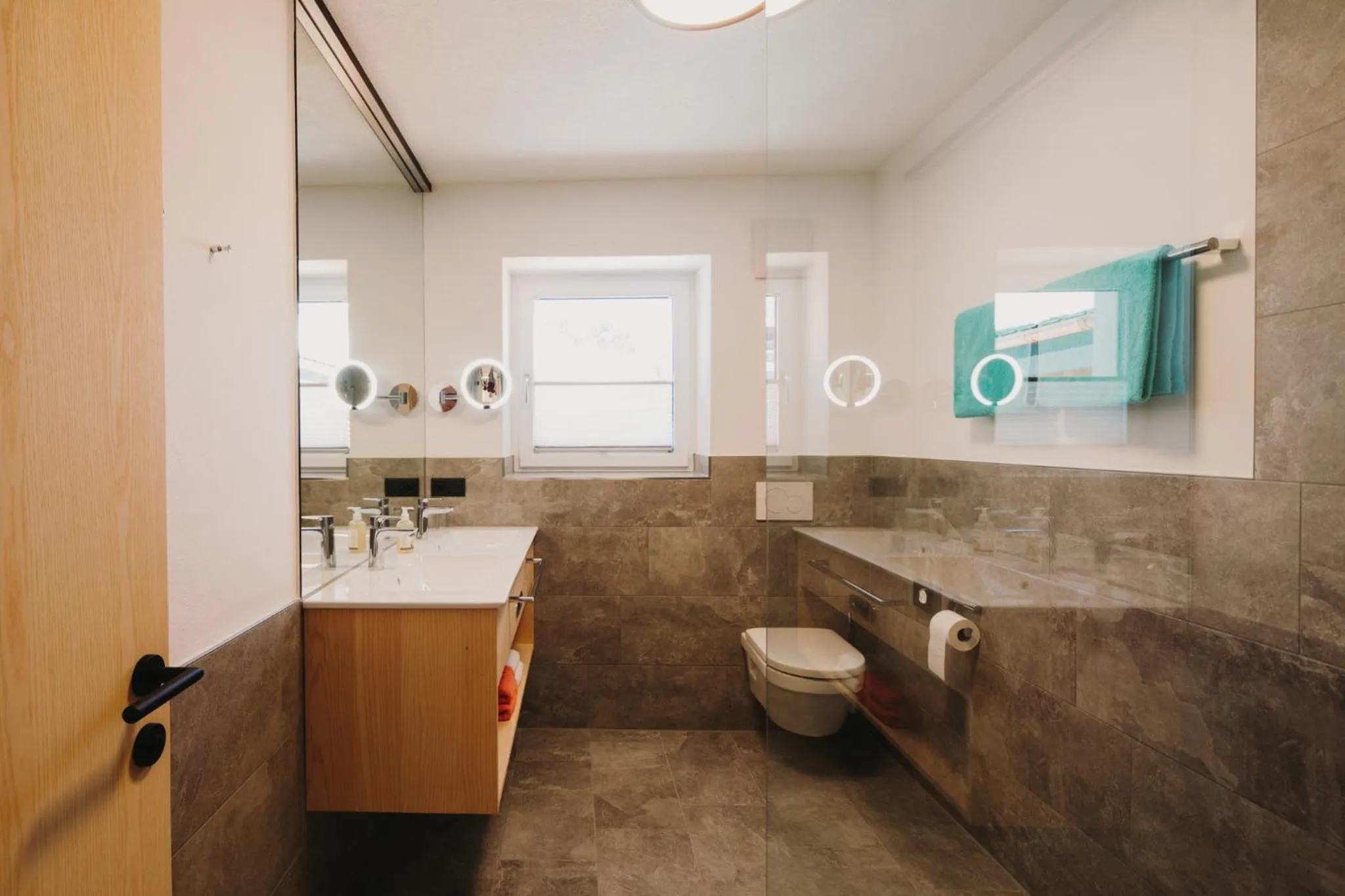 Shower in Alpin - Studios & Suites