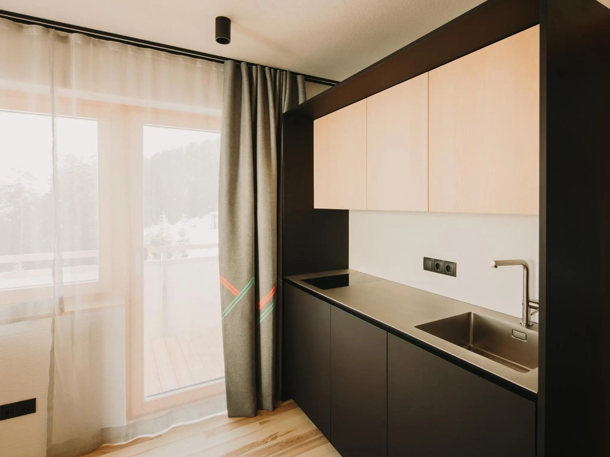 Photo of the whole room in Alpin - Studios & Suites