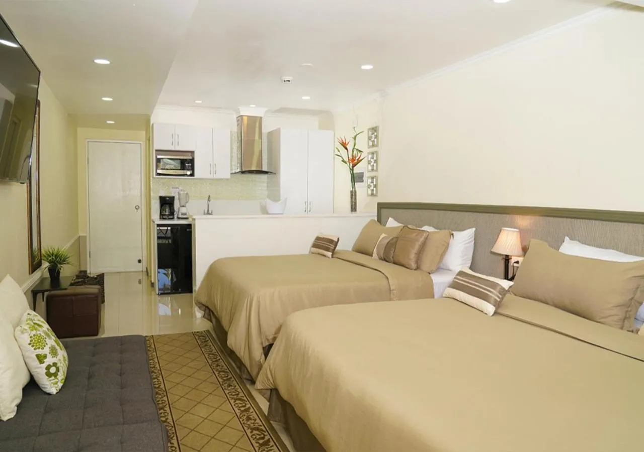 Bed in Yoyita Suites Aruba