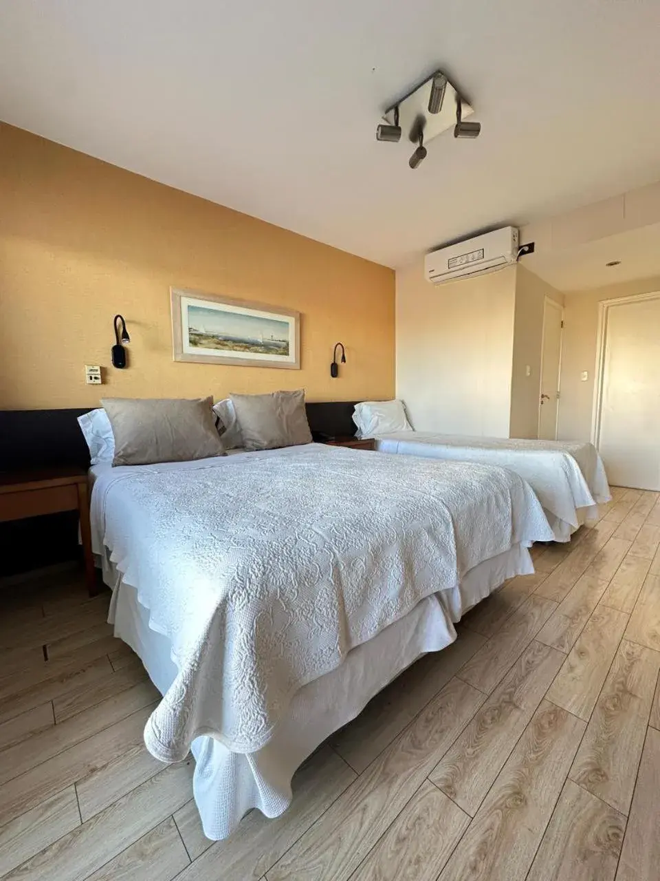 Triple Room in Hotel Las Rocas Triple Room in Hotel Las Rocas