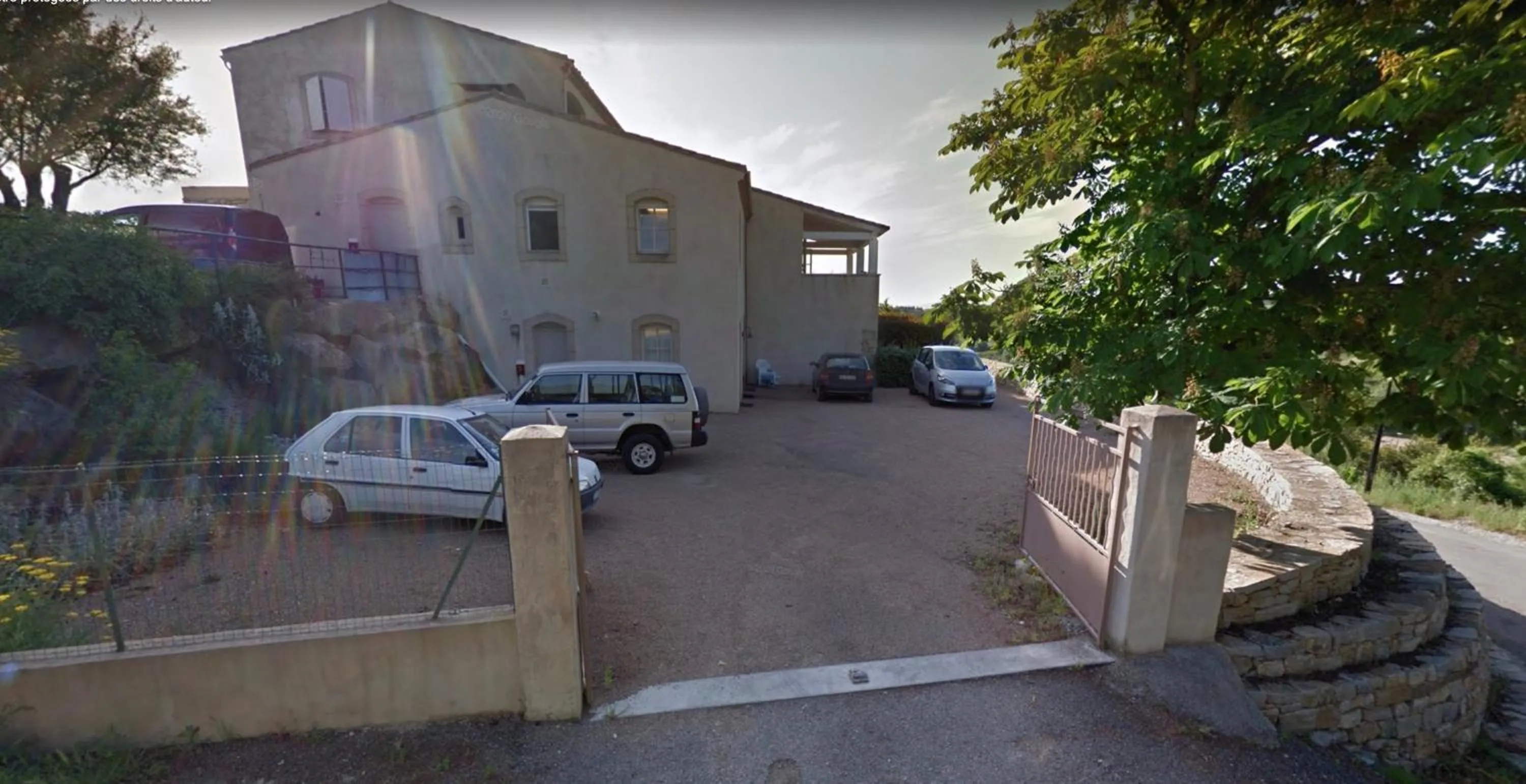 Parking in Logis Hôtel Restaurant La Bergerie