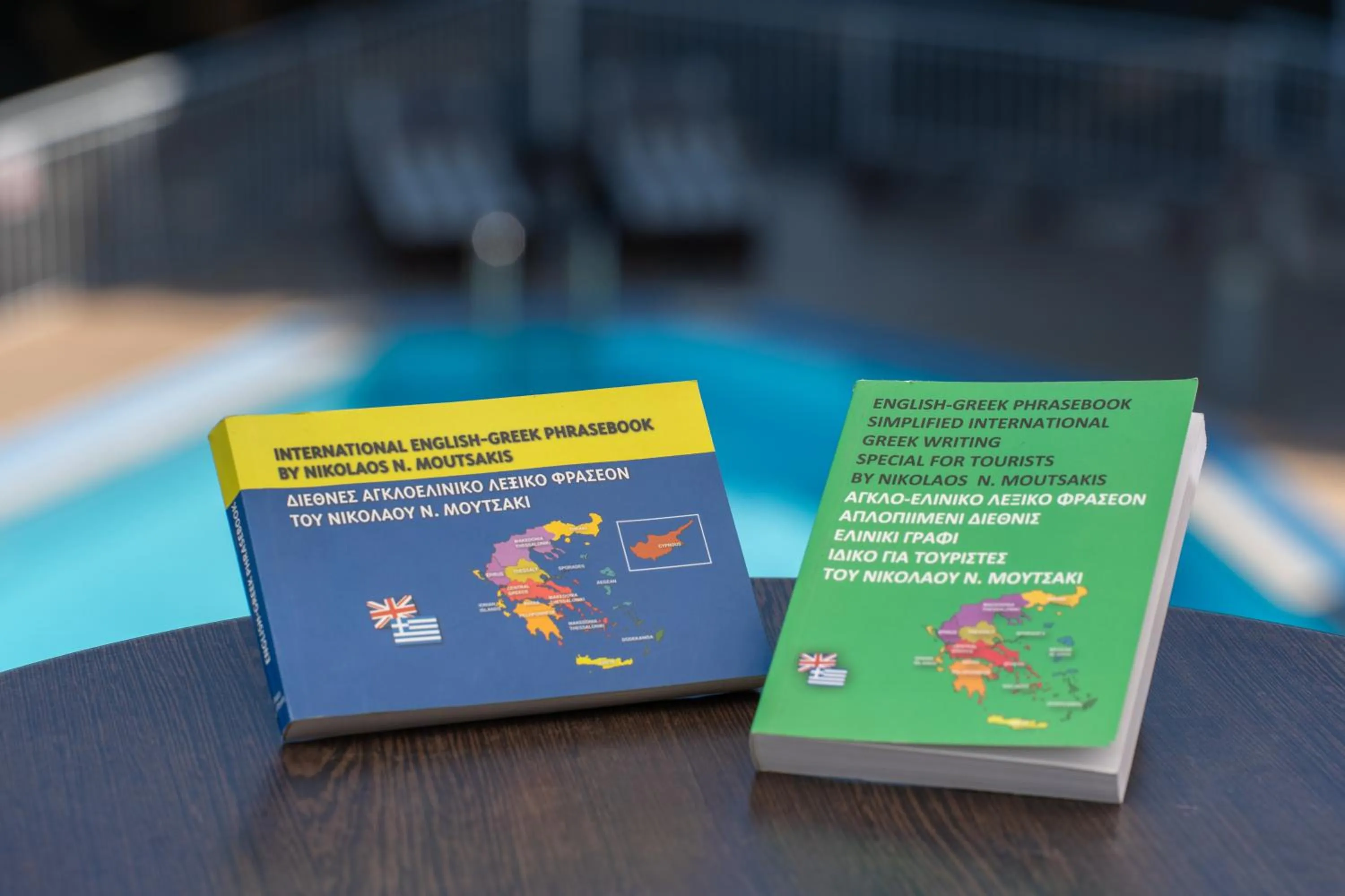 Library in The "L" Suites & Apartments