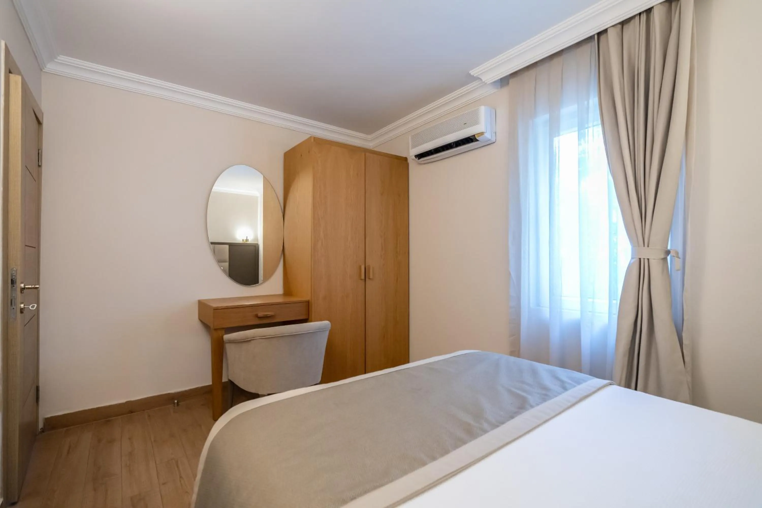 Bedroom, Bed in Moonshine Hotel & Suites