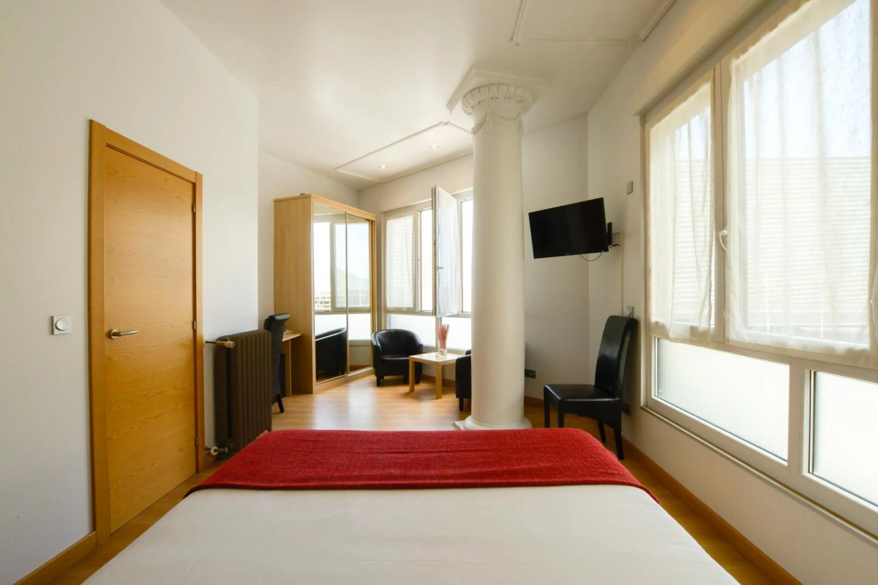Photo of the whole room, Bed in Pension Kursaal