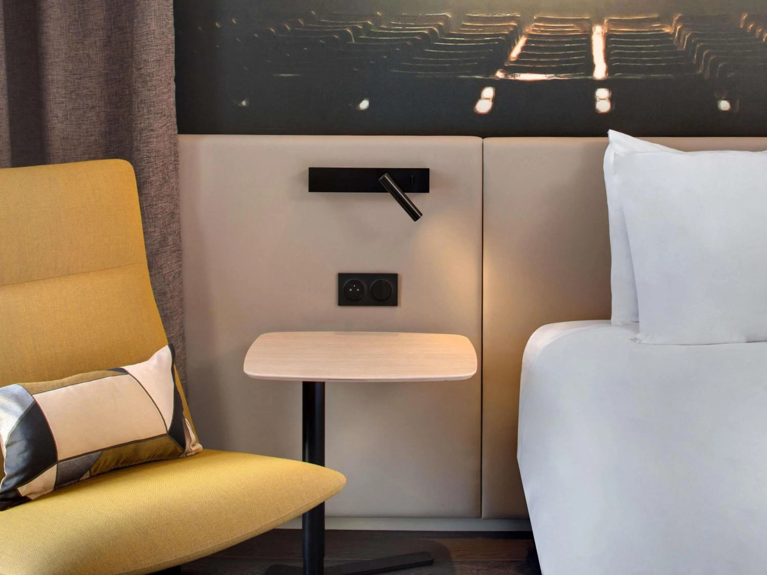 Bedroom in Mercure Montpellier Centre Comédie