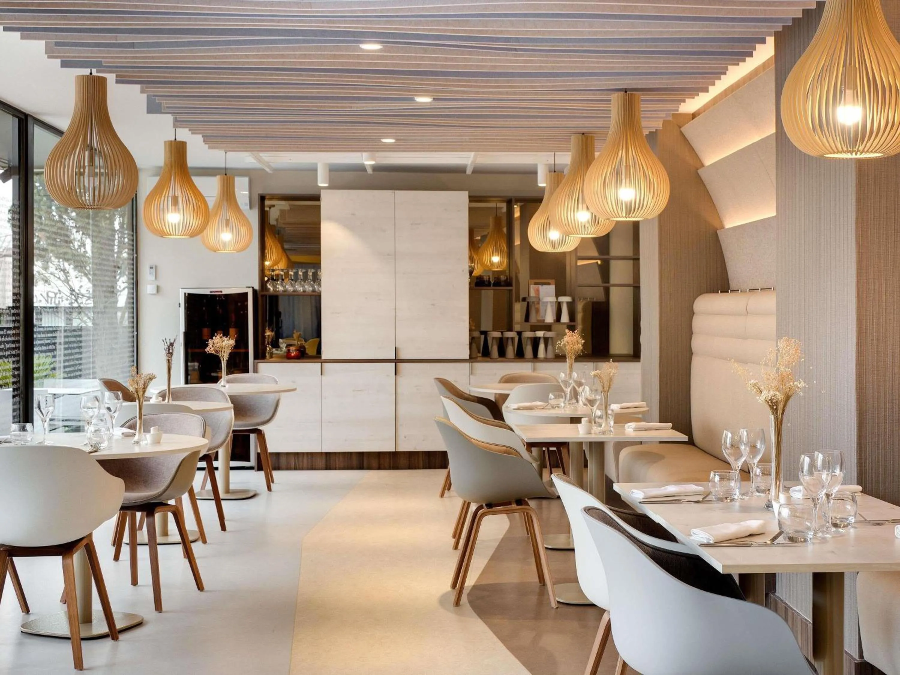 Restaurant/places to eat in Mercure Montpellier Centre Comédie