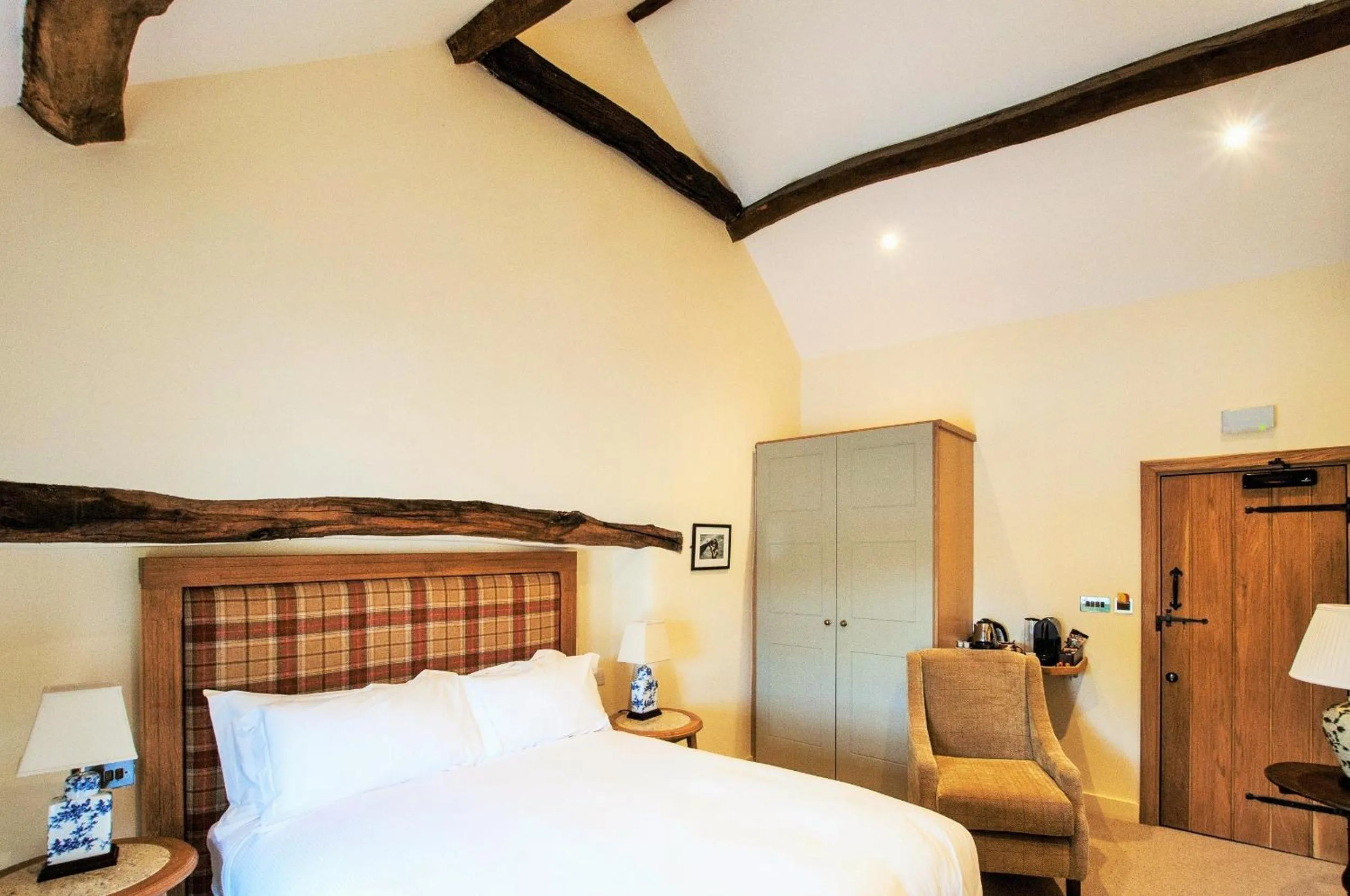 Bedroom, Bed in The Fleece Inn