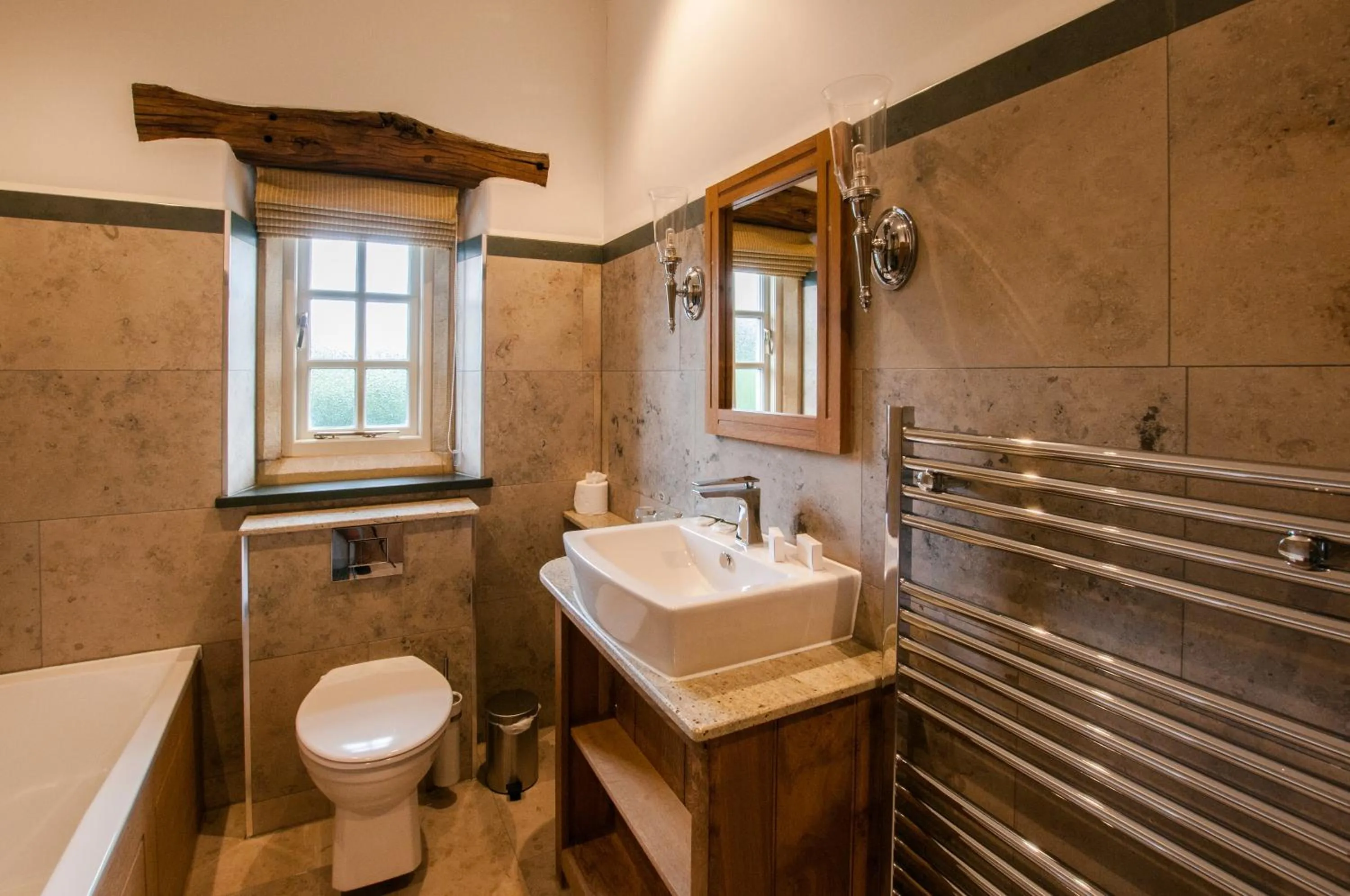 Bathroom in The Fleece Inn