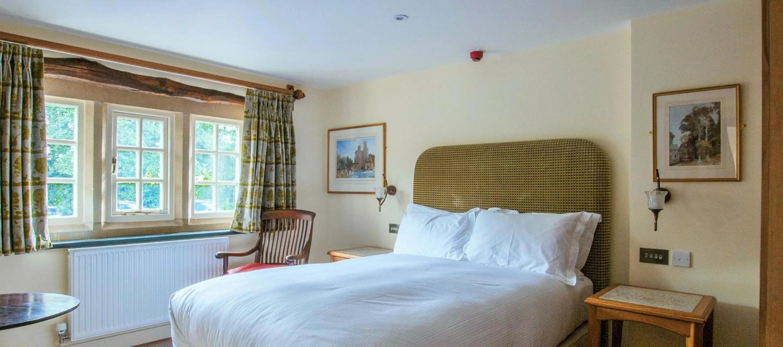 Bedroom, Bed in The Fleece Inn