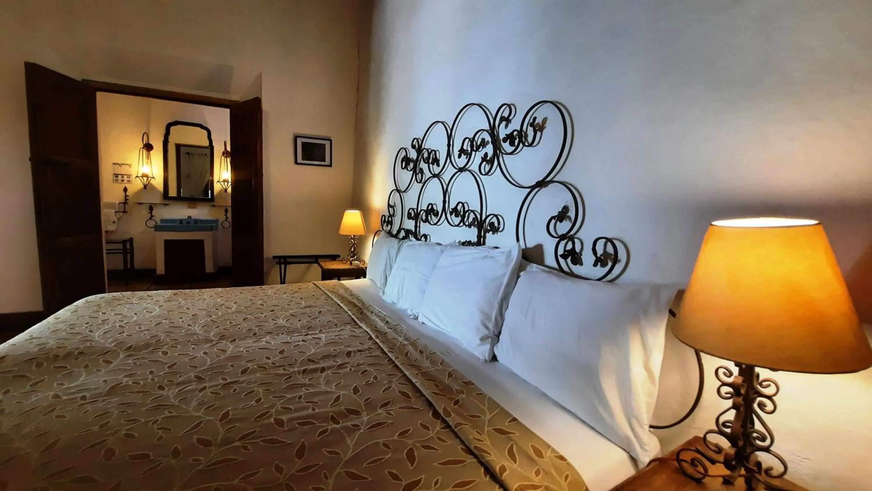 Bed in Los Almendros de San Lorenzo