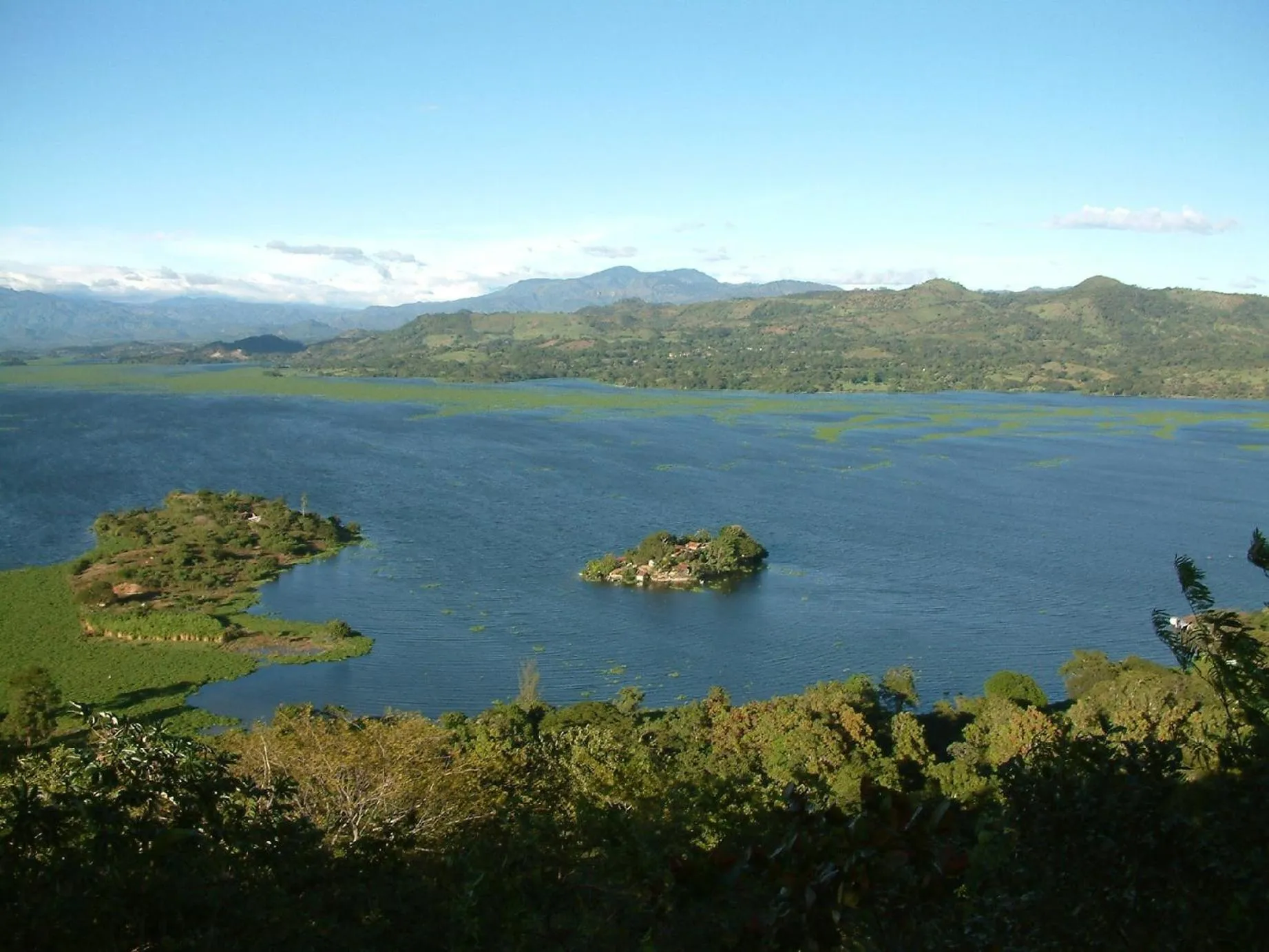 Day in Los Almendros de San Lorenzo