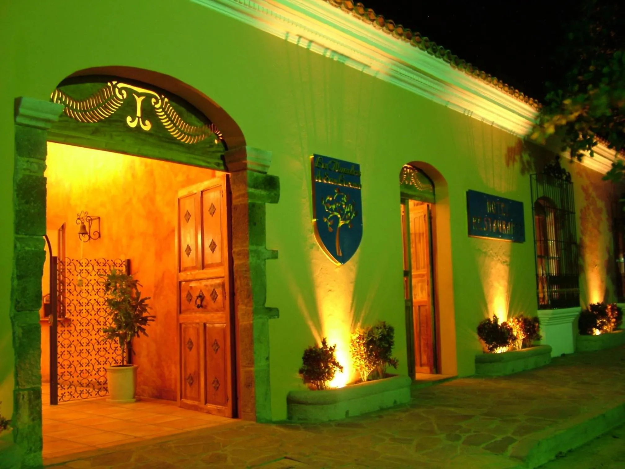Facade/entrance in Los Almendros de San Lorenzo