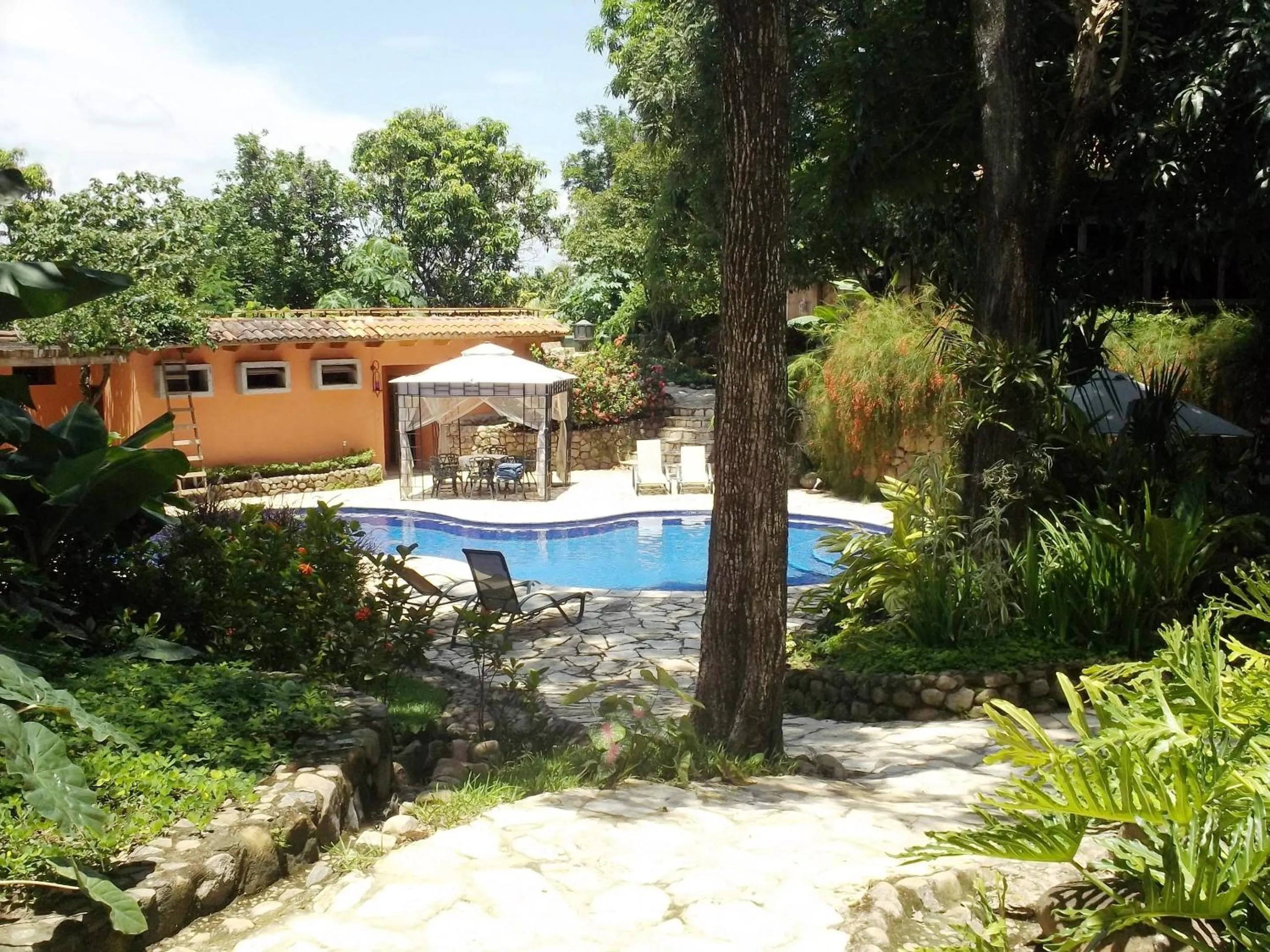 Property building in Los Almendros de San Lorenzo