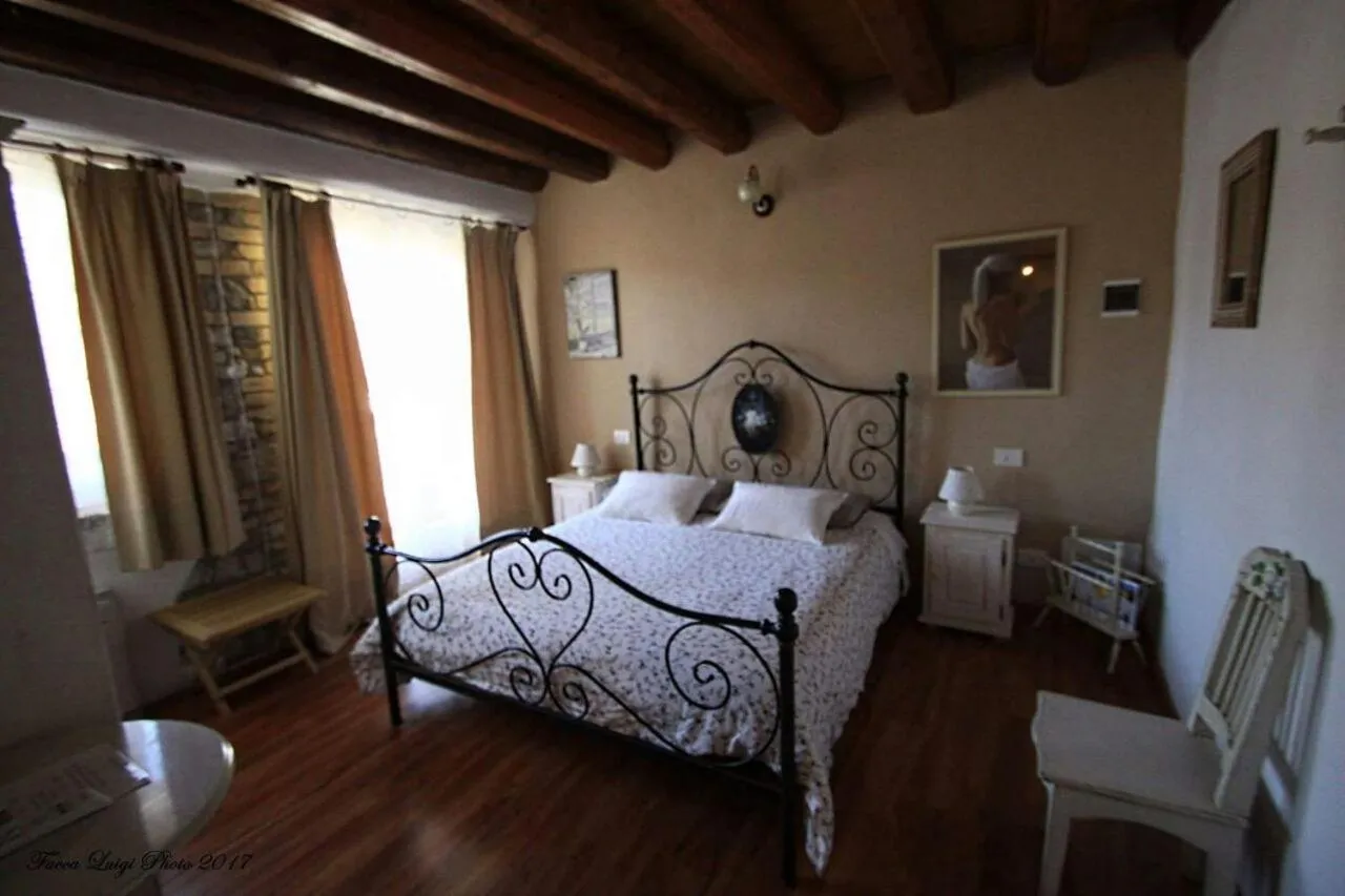 Bed in Albergo Julienne