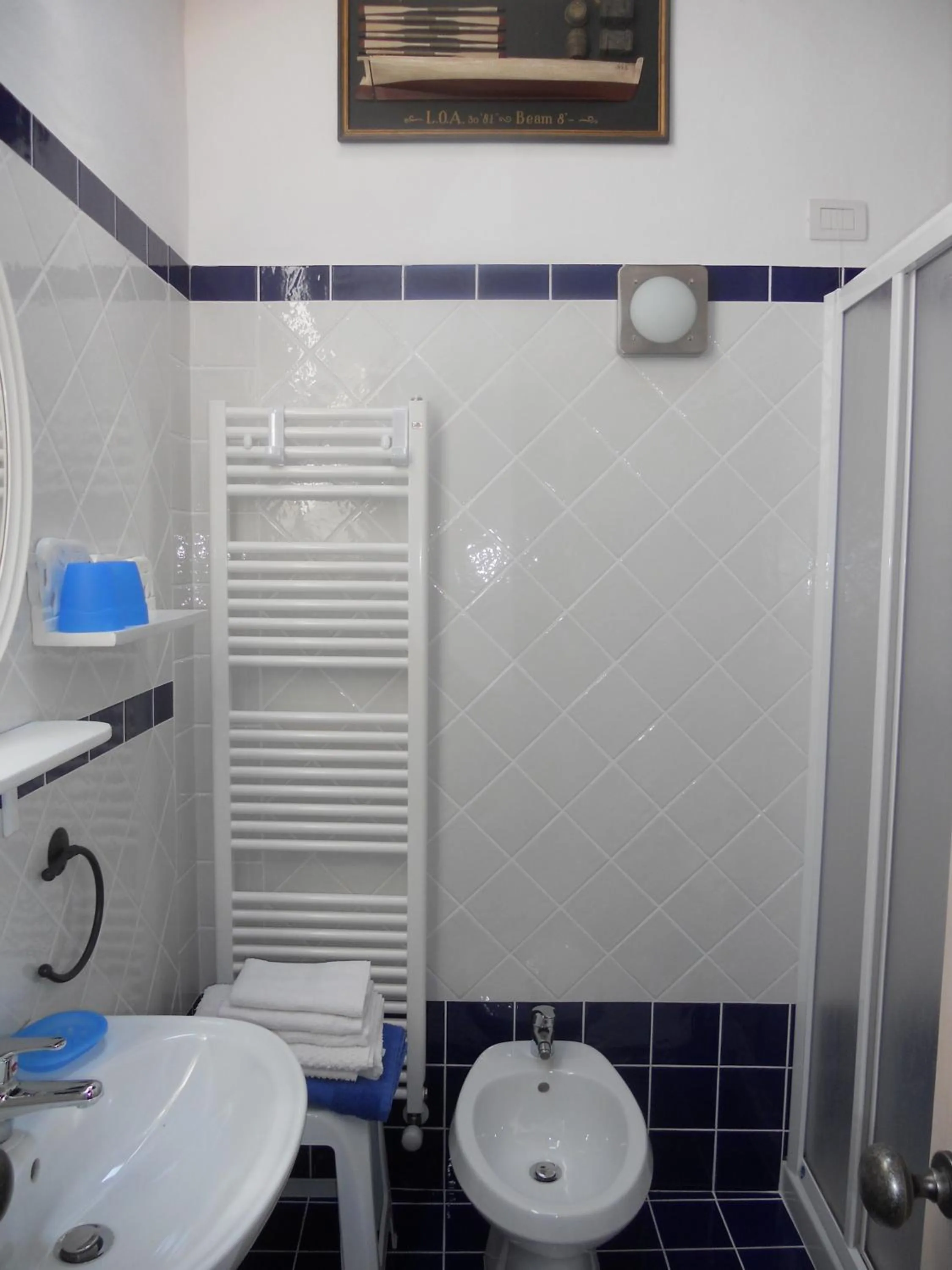 Bathroom in Albergo Julienne