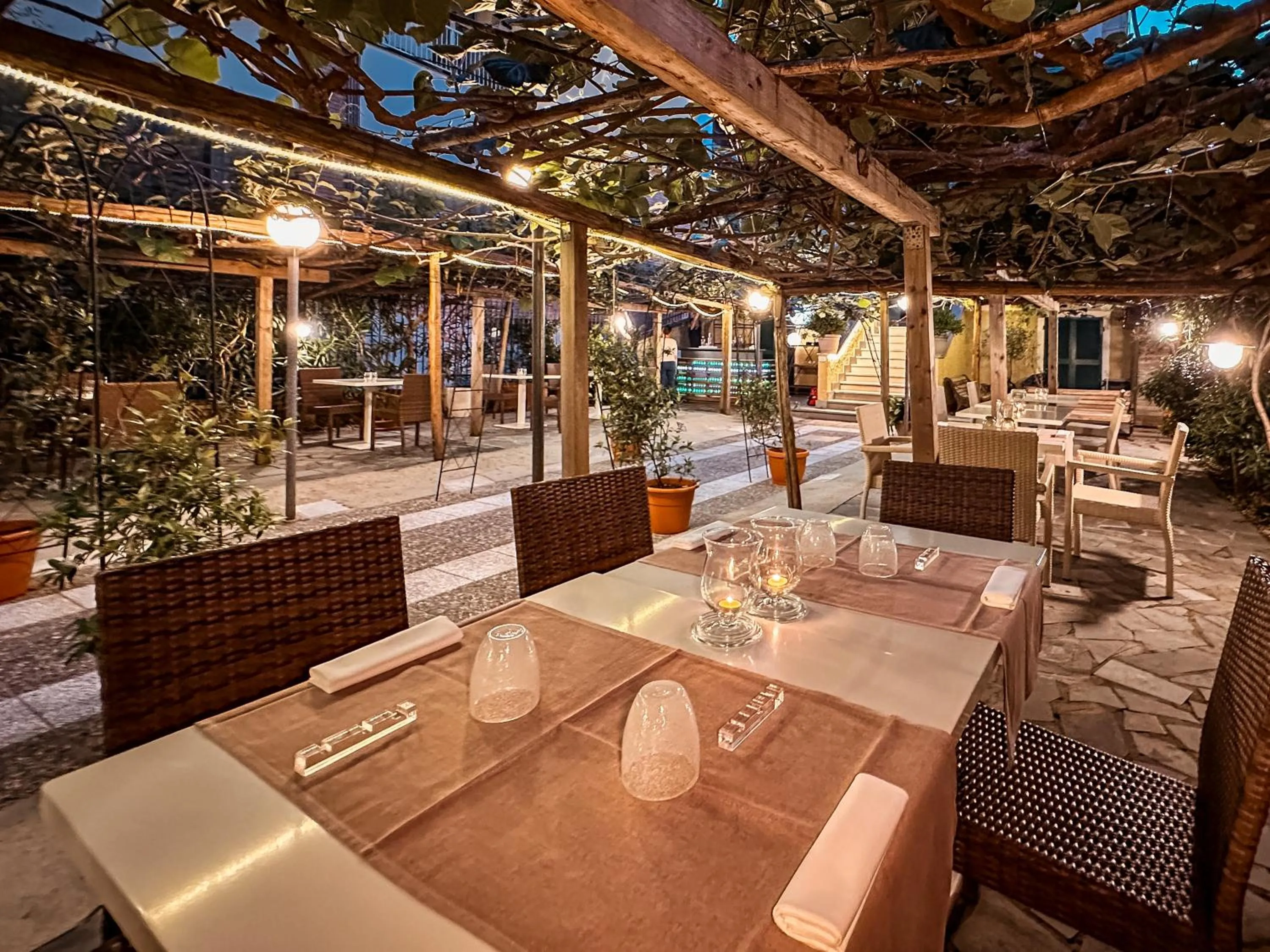 Restaurant/places to eat in Hotel Alba