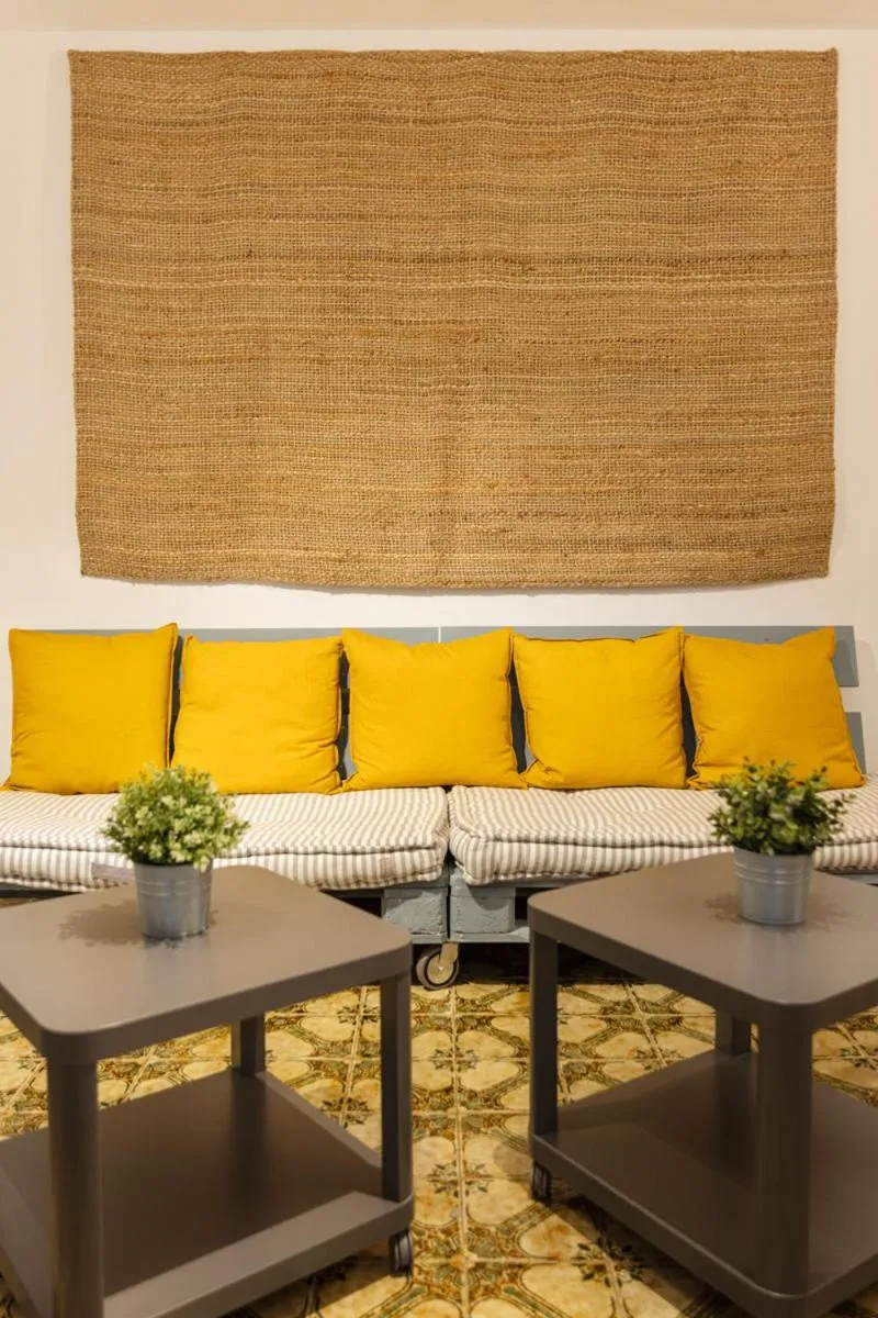 Seating area in Duc Allotjament