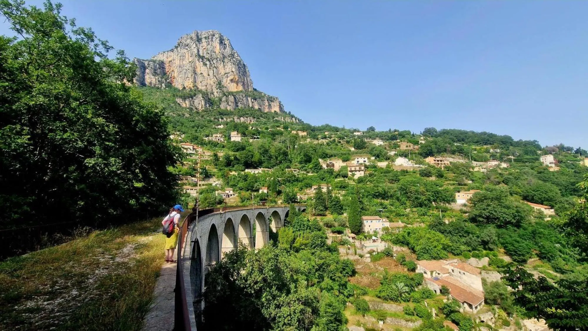 Activities in The frogs' house - Yoga Retreat