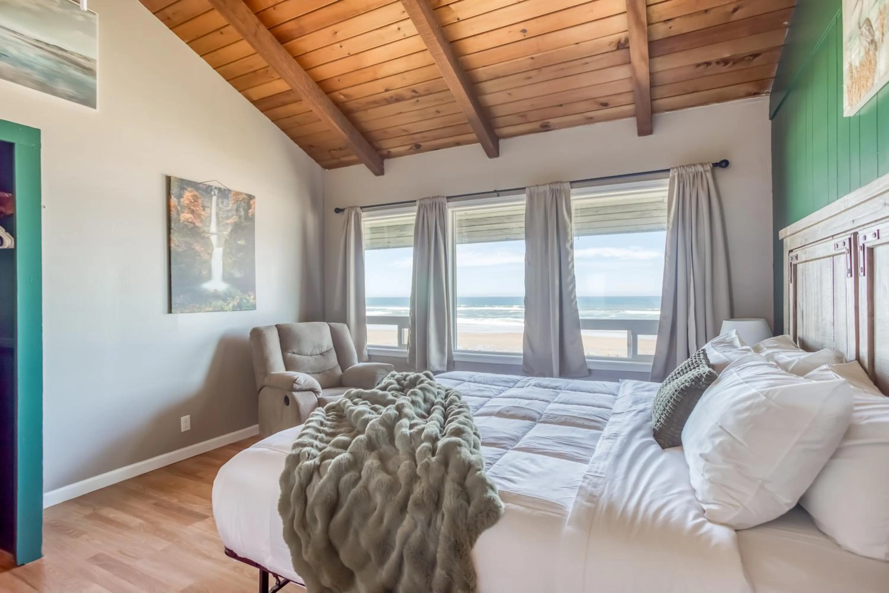 Bedroom, Bed in Moolack Shores Inn