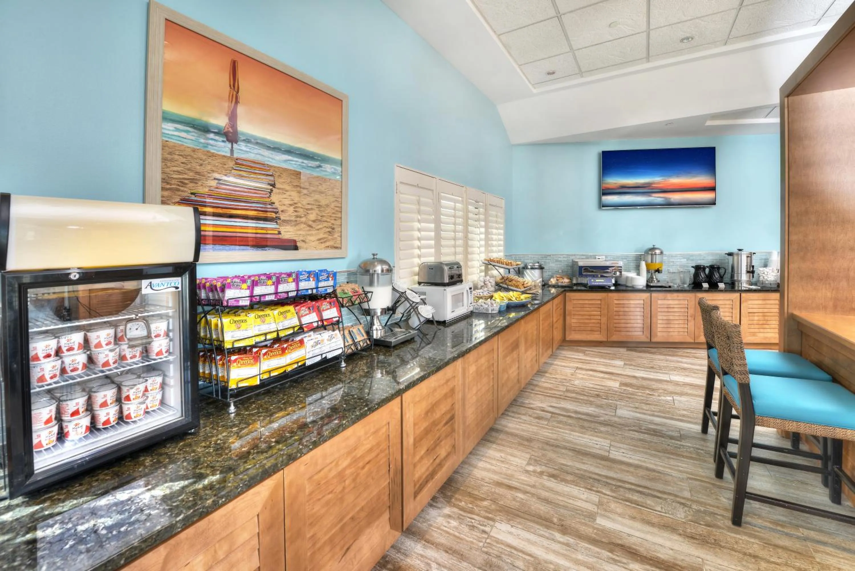 Continental breakfast in Bahama House - Daytona Beach Shores