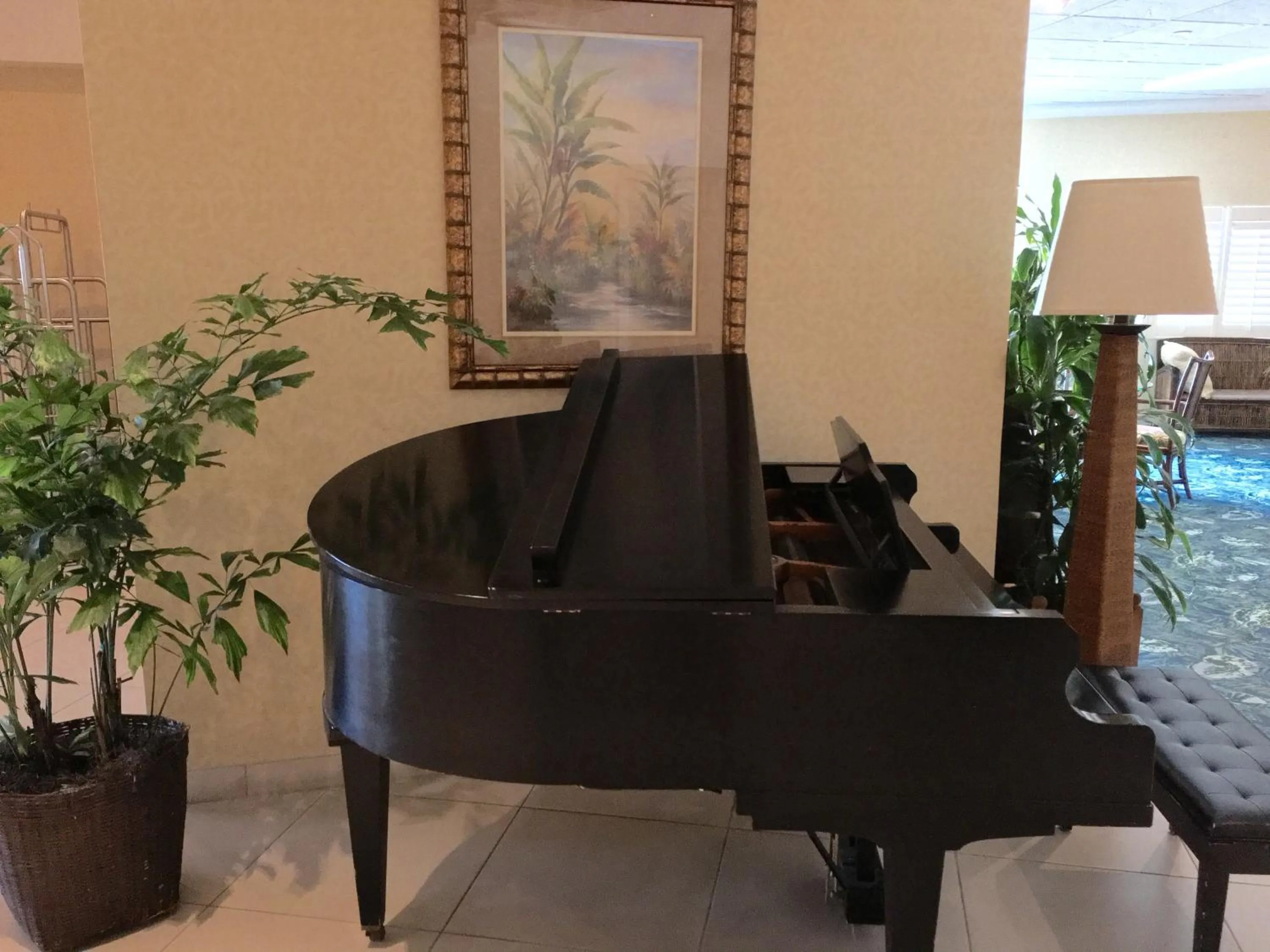 On-site shops in Bahama House - Daytona Beach Shores