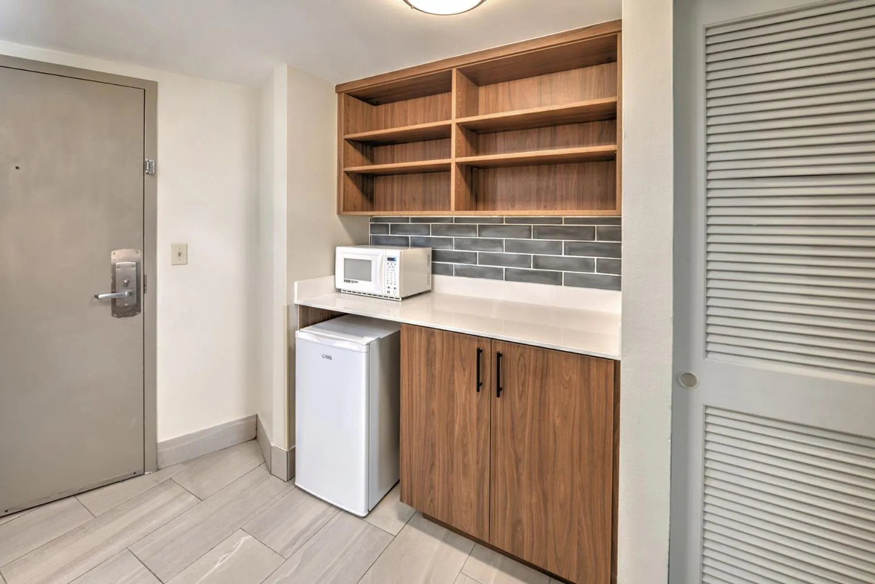 Kitchen or kitchenette in Bahama House - Daytona Beach Shores