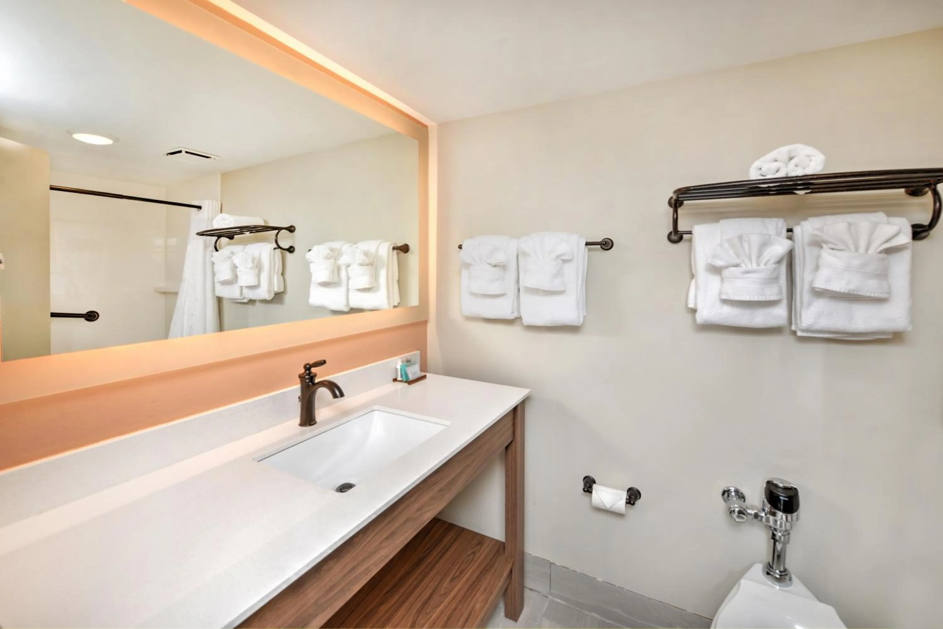 Bahama House - Daytona Beach Shores