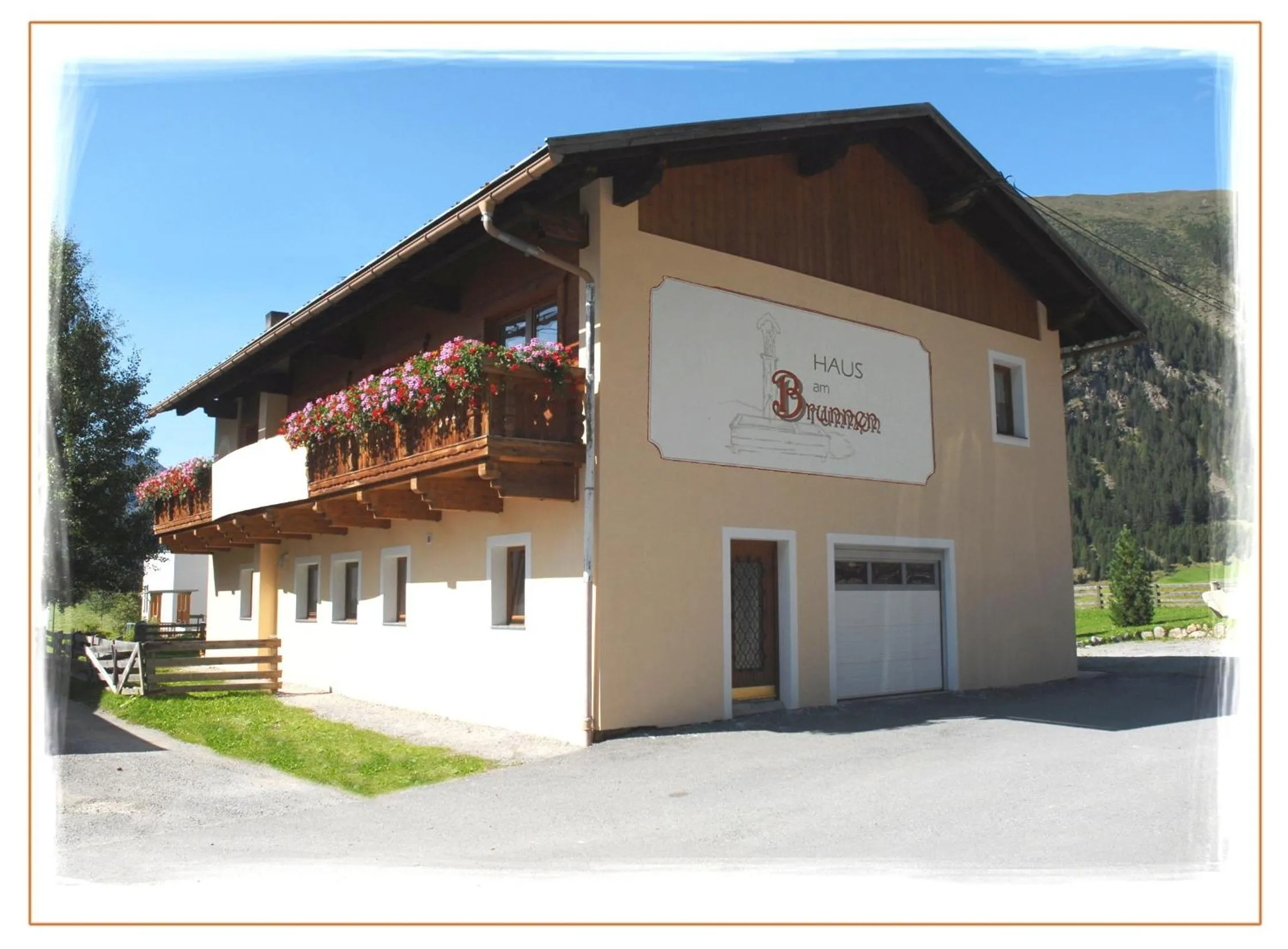 Facade/entrance in Haus am Brunnen