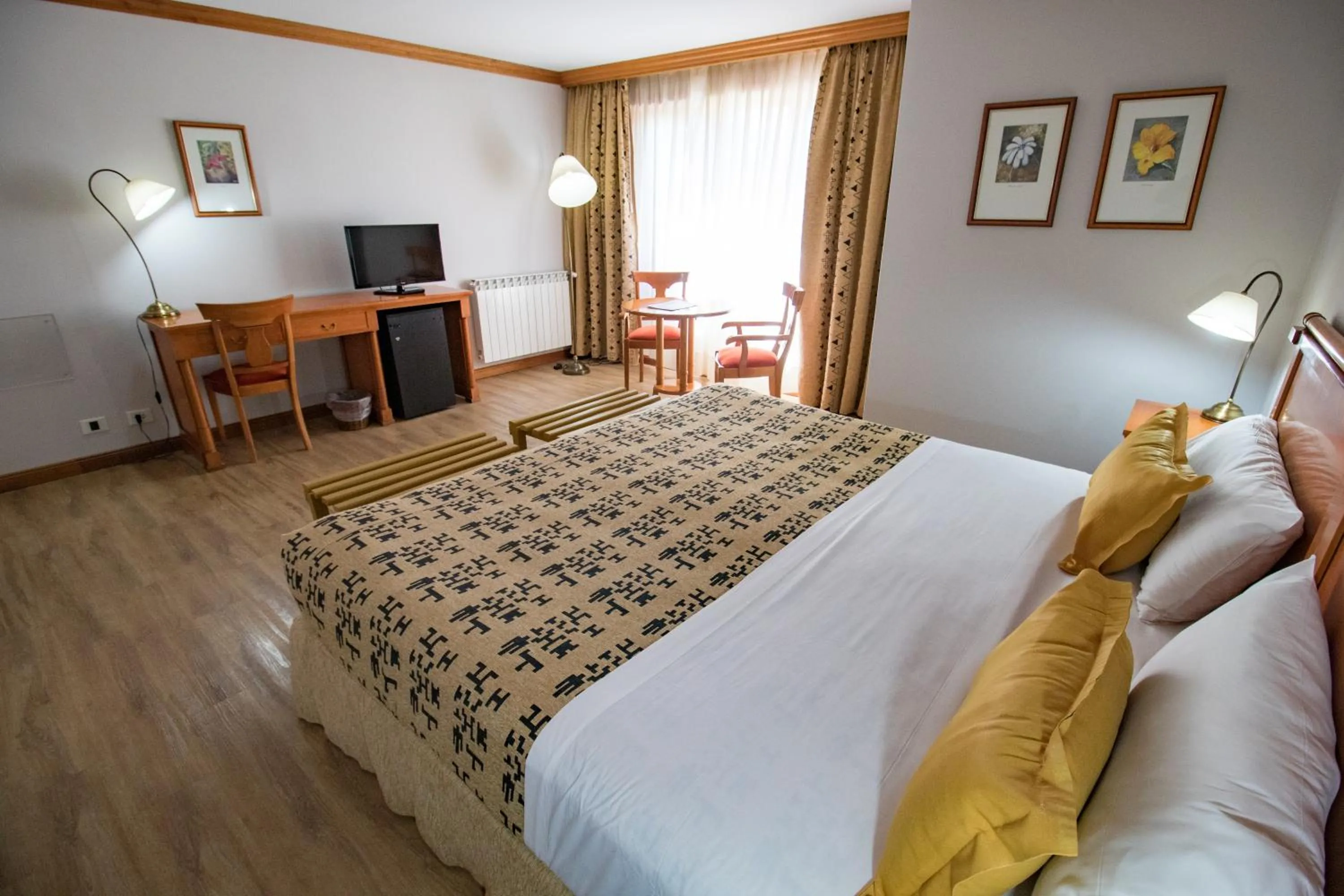 Bedroom, Bed in Hotel Kosten Aike