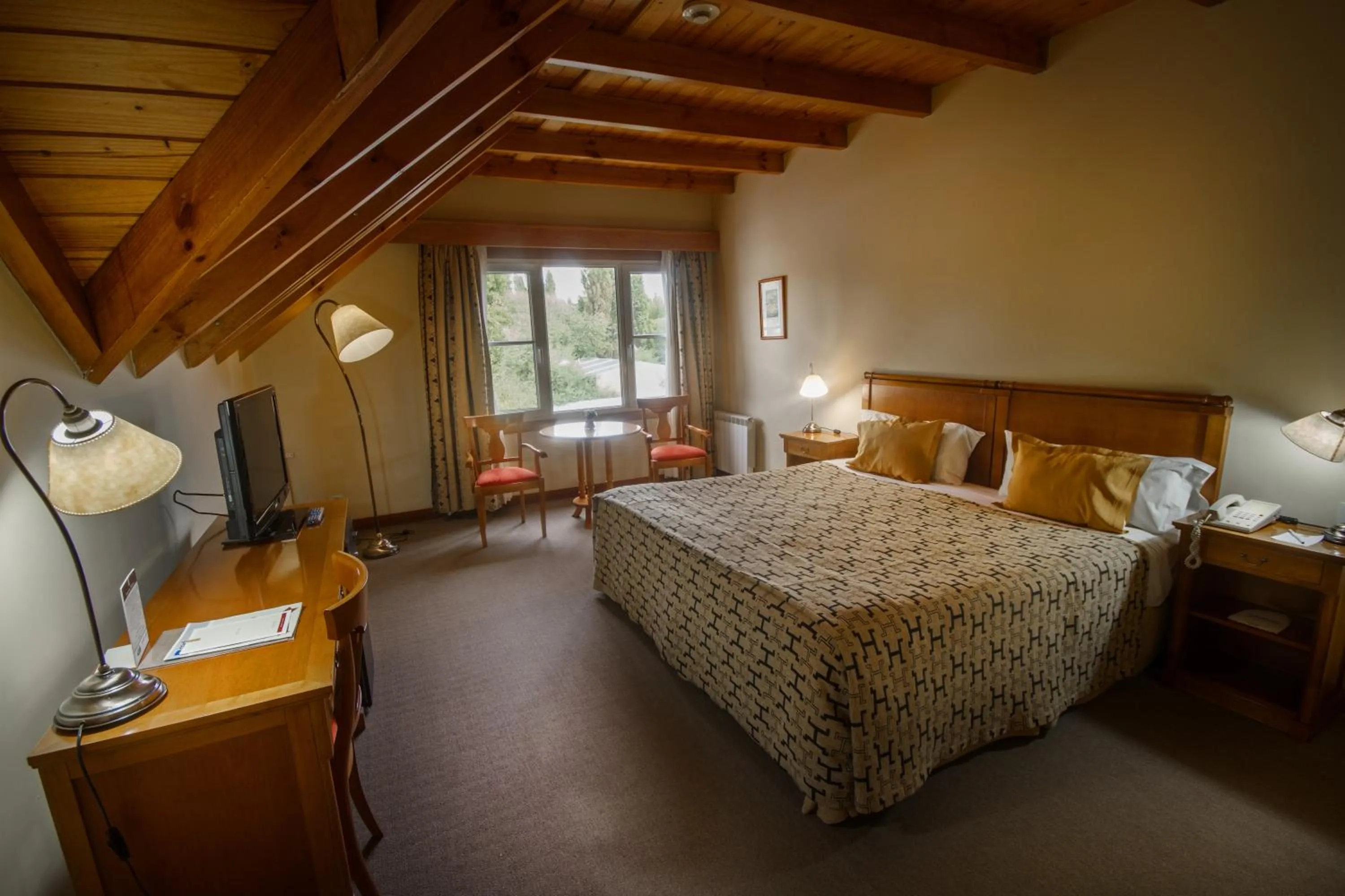 Bedroom, Bed in Hotel Kosten Aike