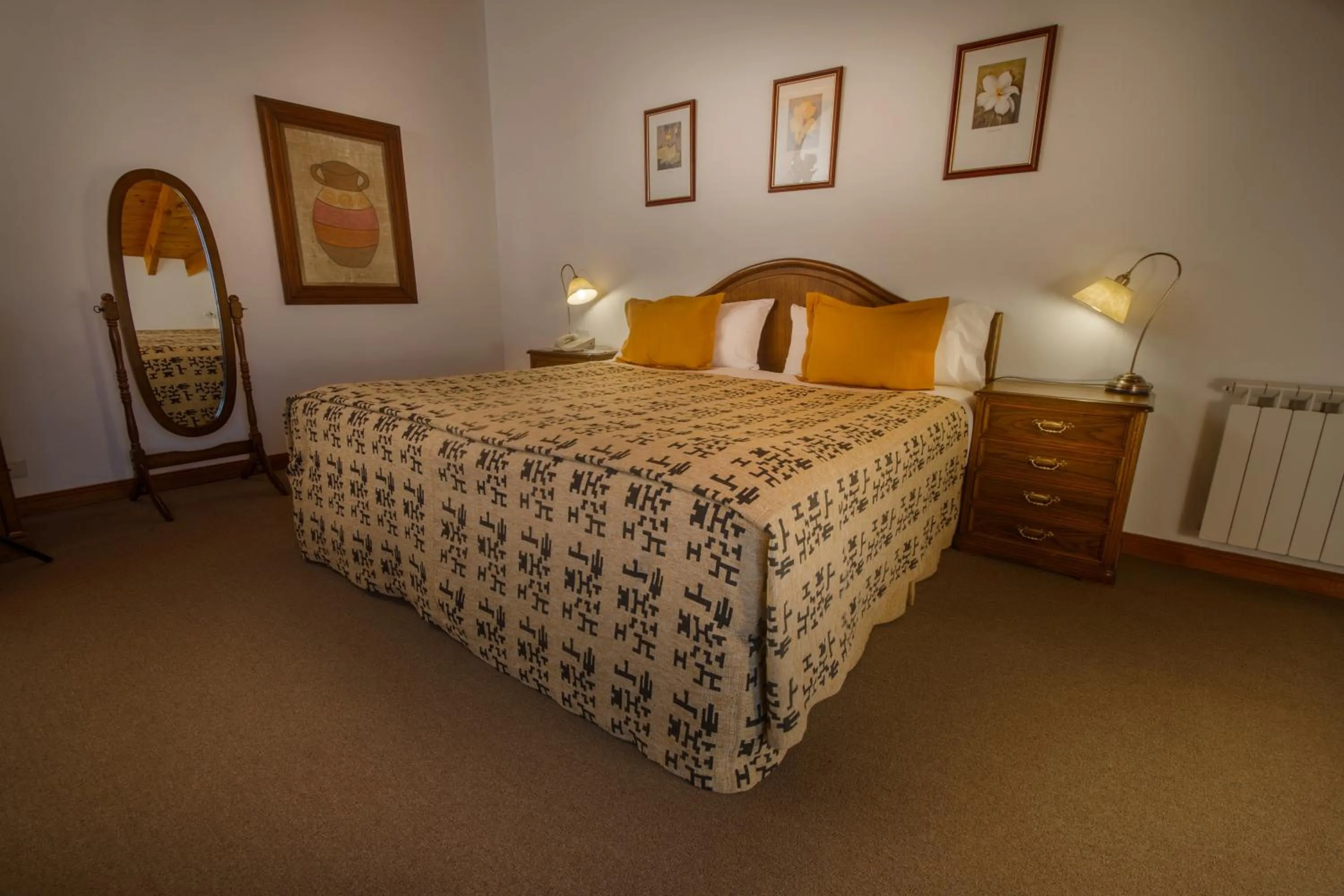 Bedroom, Bed in Hotel Kosten Aike