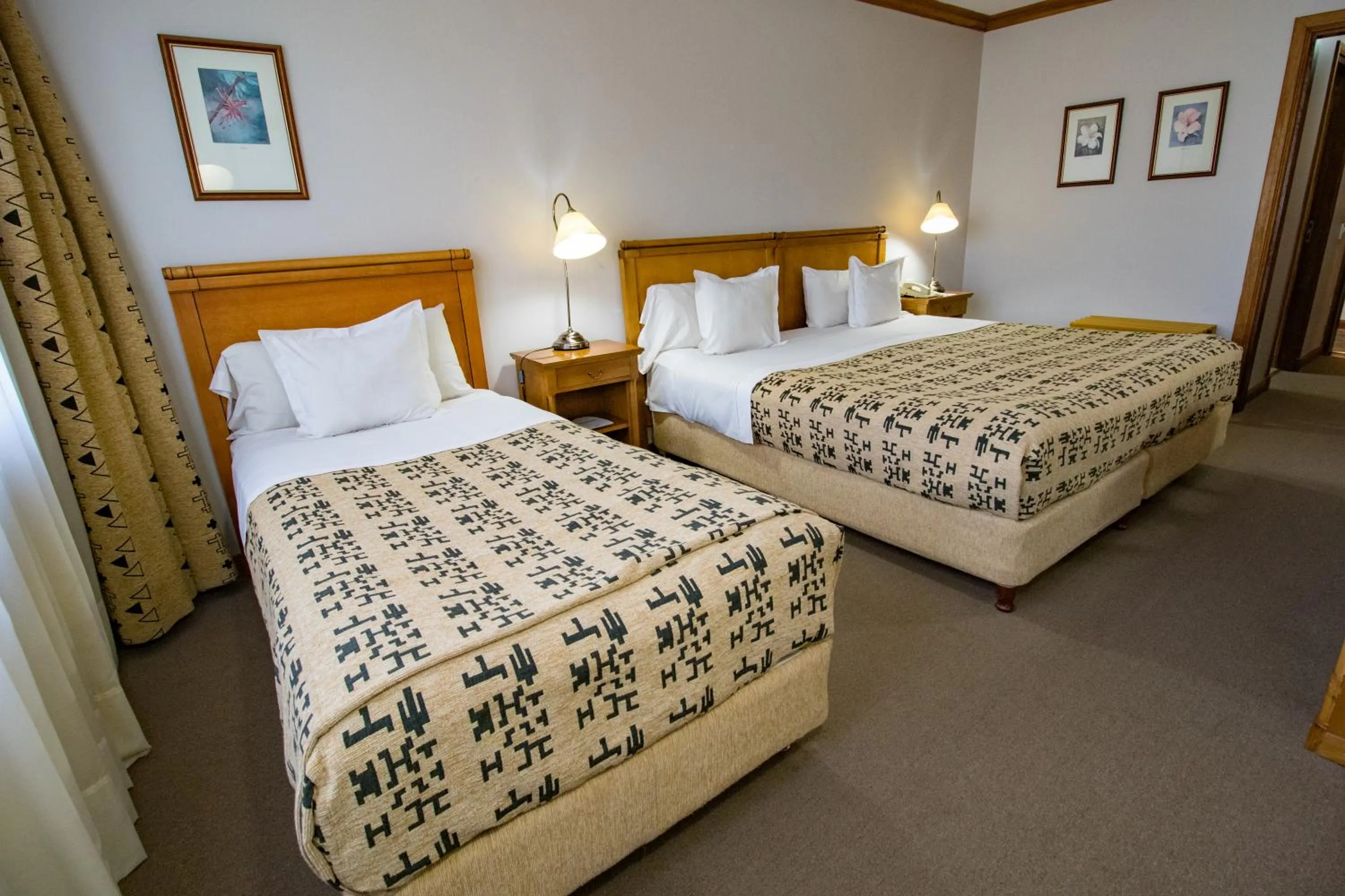 Bedroom, Bed in Hotel Kosten Aike