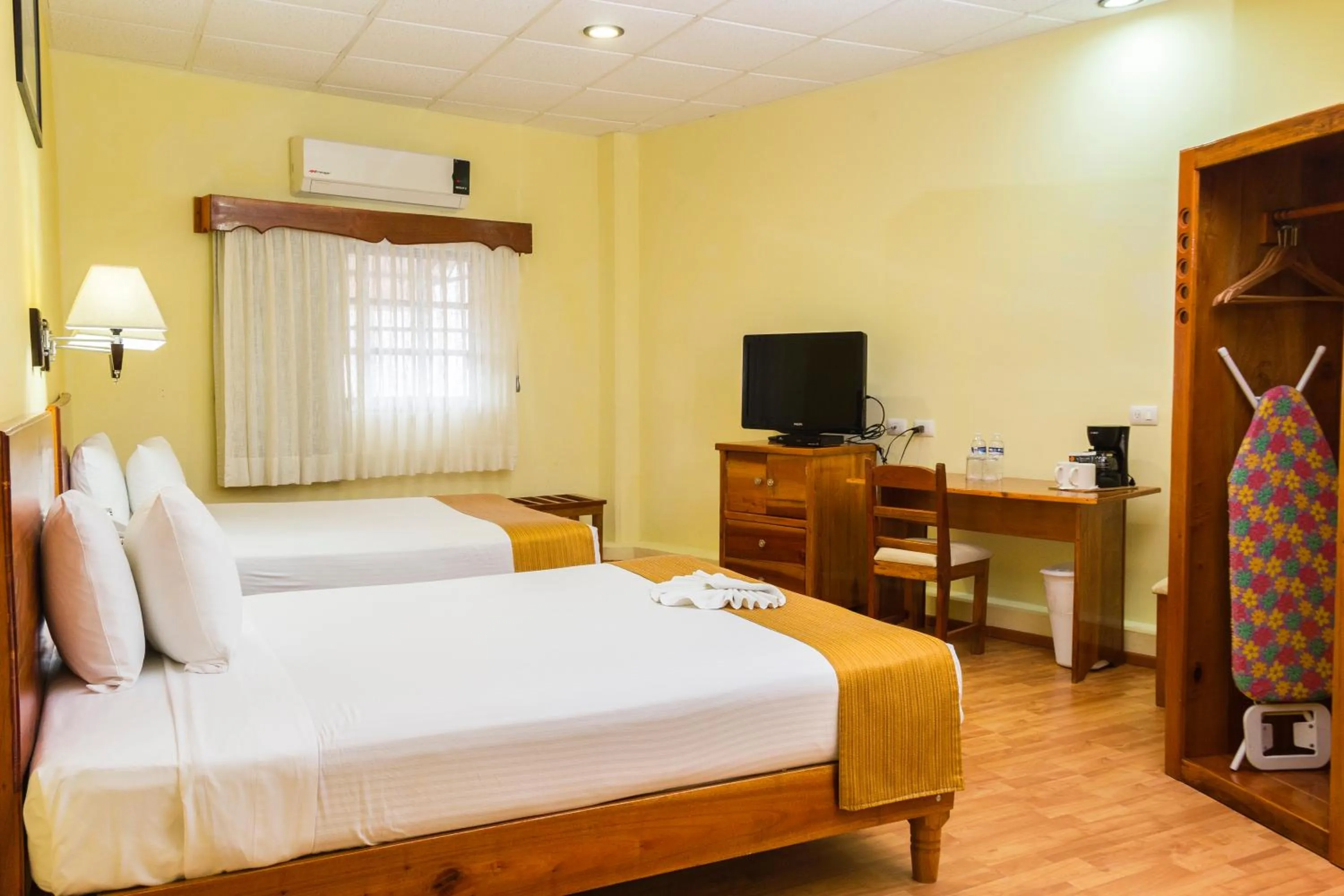 Bed in Hotel Madan Cárdenas